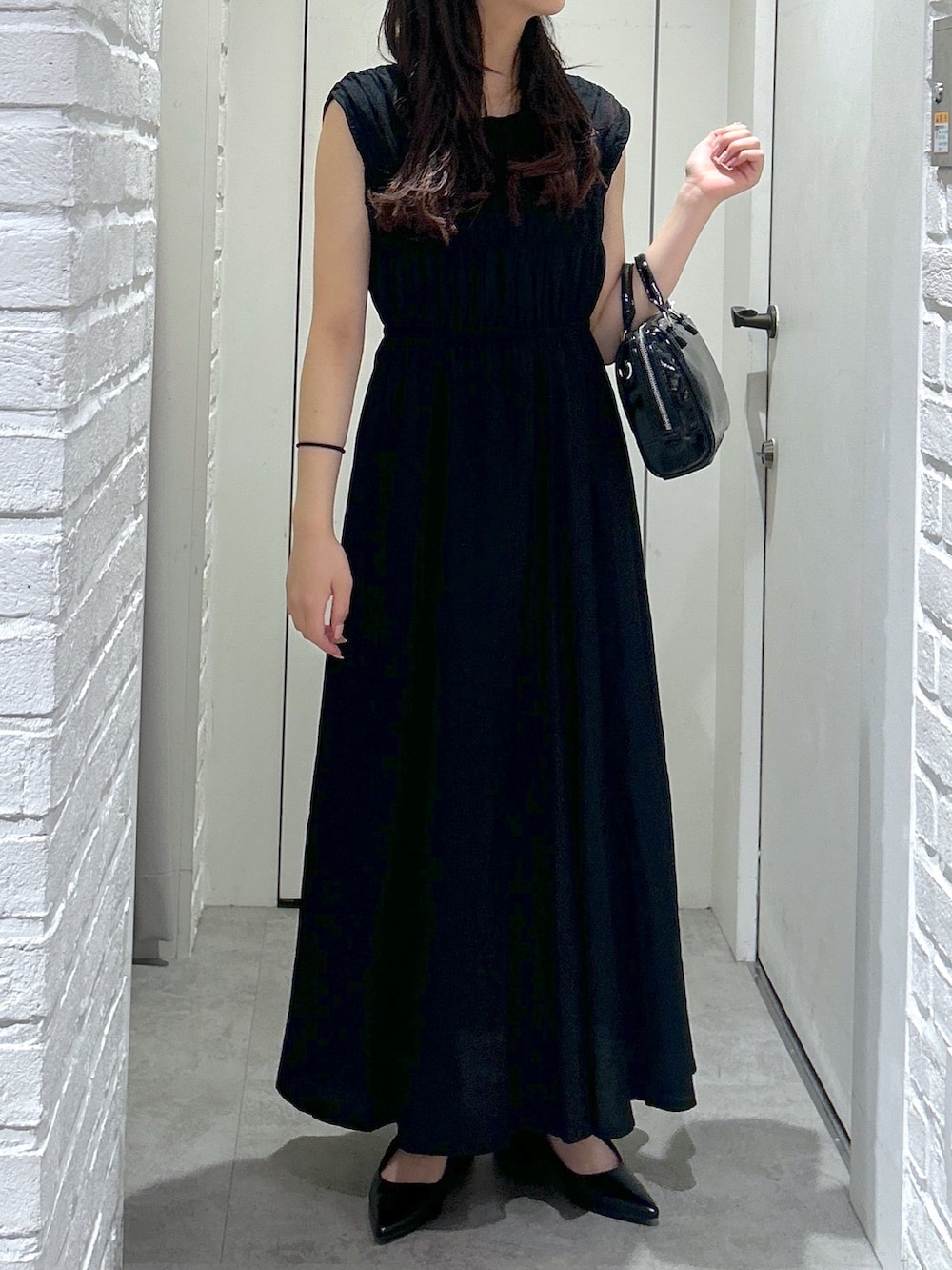「FREE'S MARTの◆エナメルミニボストン（ショルダーバッグ、ブラック系）」を使った、yurm6さん（レディース・153cm）の春コーディネートの5枚目の写真