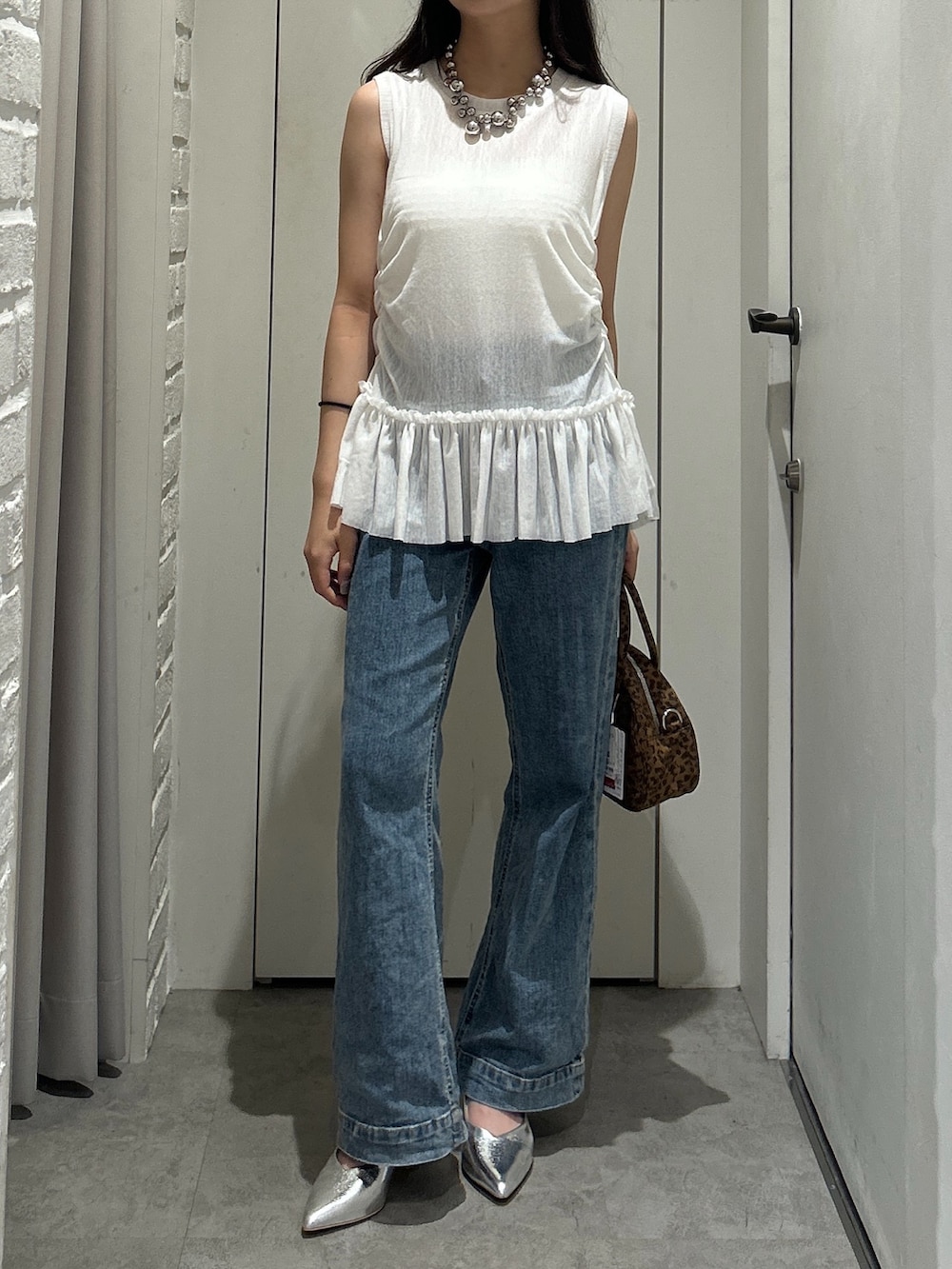 「FREE'S MARTの◆シアーフリルタンクトップ（Tシャツ/カットソー、ホワイト系）」を使った、yurm6さん（レディース・153cm）の夏コーディネートの5枚目の写真