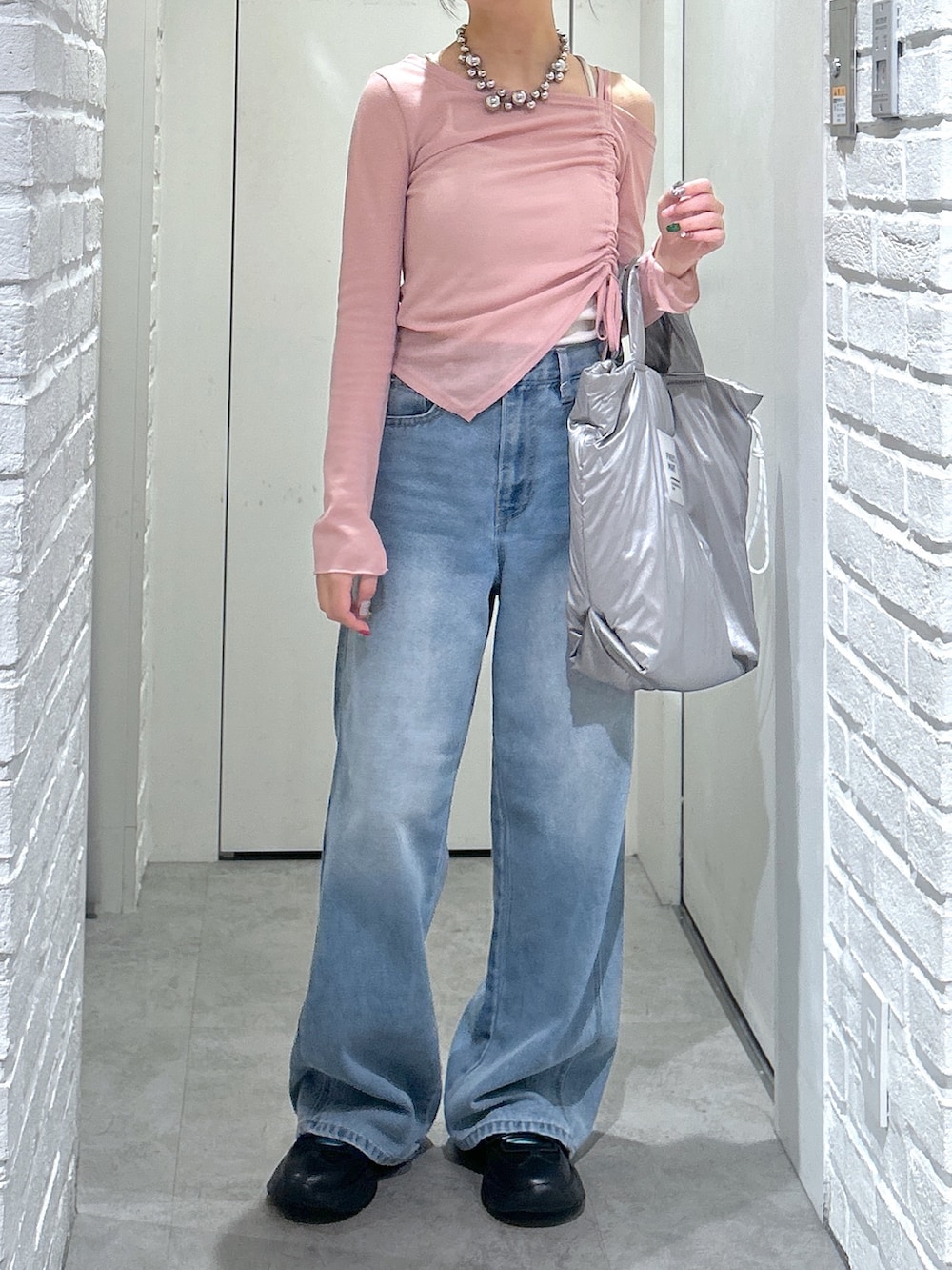 「FREE'S MARTの●ワンショルシャーリングテレコカットソー（Tシャツ/カットソー、ピンク系）」を使った、yurm6さん（レディース・153cm）の春コーディネートの3枚目の写真