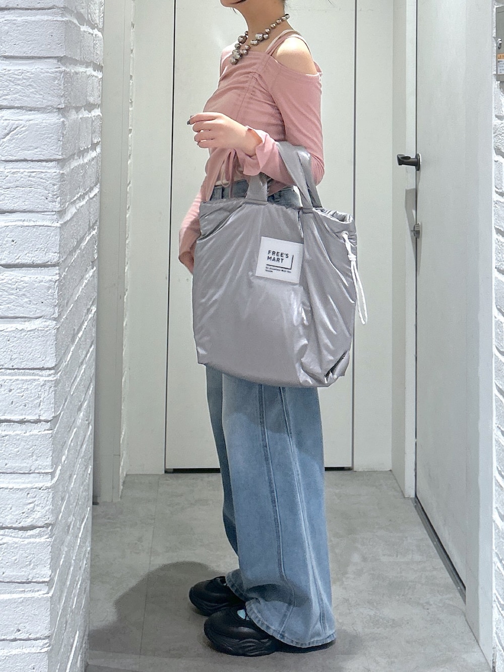 「FREE'S MARTの●ワンショルシャーリングテレコカットソー（Tシャツ/カットソー、ピンク系）」を使った、yurm6さん（レディース・153cm）の春コーディネートの4枚目の写真