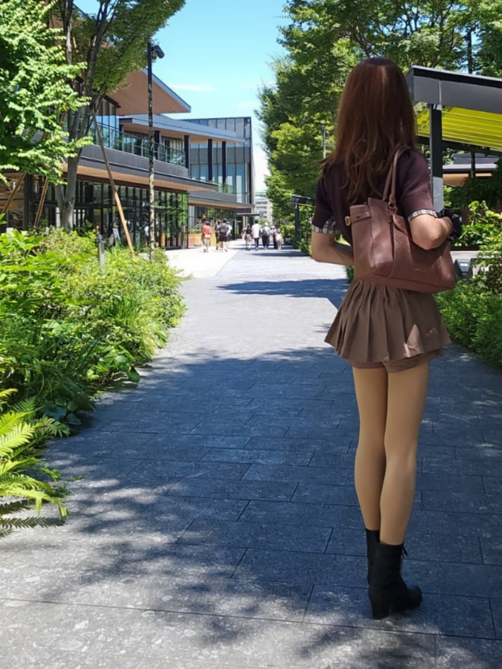 「夏ルックで気分アップ、シンプルコーデ、オトナ女子、お出かけコーデ、お洒落さんとつながりたい、デートコーデ、高身長コーデ、オトナカワイイ」|「one after another NICE CLAUPのレイヤード襟付きポロニット(ニット/セーター、ブラウン系)」を使った、🩵怜奈🩷さん(レディース・179cm)の夏コーディネートの3枚目の写真