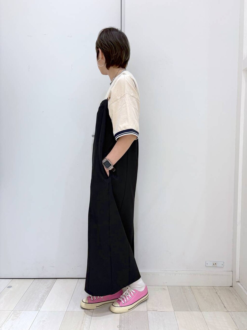 「GLOBAL WORK、夏コーデ、ママコーデ、体型カバー、ラフ、ゆったり、キッズ、キッズ服、キャミワンピース、ワンピース、Tシャツ、セールコーデ、カジュアル、着痩せ・細見え」｜「GLOBAL WORKの選べるシルエットキャミワンピース/253504（ワンピース、ブラック系）」を使った、mahimahi0220さん（レディース・159cm）の春コーディネートの5枚目の写真