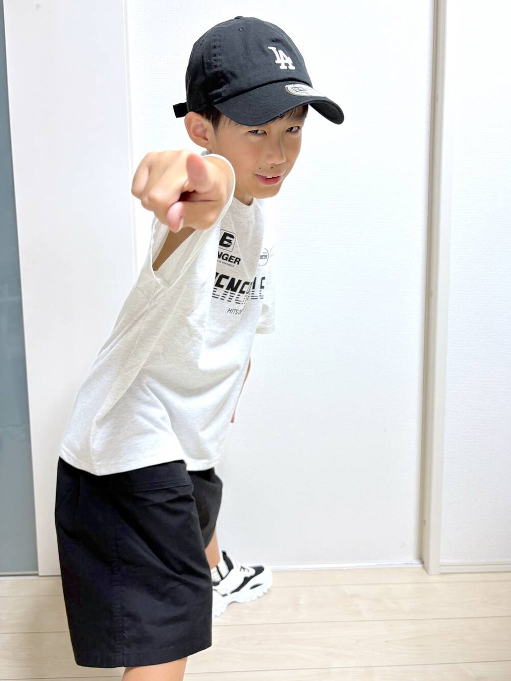 「カジュアル、ベーシック/シンプル、ラフ、ゆったり、キッズ、キッズ服、GLOBAL WORK、パンツ、Tシャツ、ハーフパンツ、セールコーデ、ストリート」｜「GLOBAL WORKのDRY/ストレッチハーフパンツ/147340（その他パンツ、ブラック系）」を使った、mahimahi0220さん（キッズ・129cm）の夏コーディネートの3枚目の写真