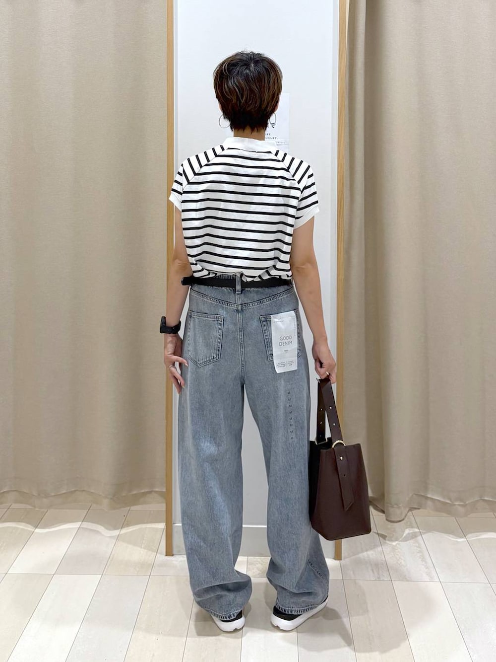 「GLOBAL WORK、パンツ、着痩せ・細見え、Tシャツ、クラシカルエルフ、セールコーデ、ベルト、バッグ、ボーダー、カジュアル、オーバーサイズ、差し色コーデ、ママコーデ、体型カバー、ラフ」｜「GLOBAL WORKのGOODデニムバギーパンツ/118365（デニムパンツ、ブルー系）」を使った、mahimahi0220さん（レディース・159cm）の夏コーディネートの3枚目の写真