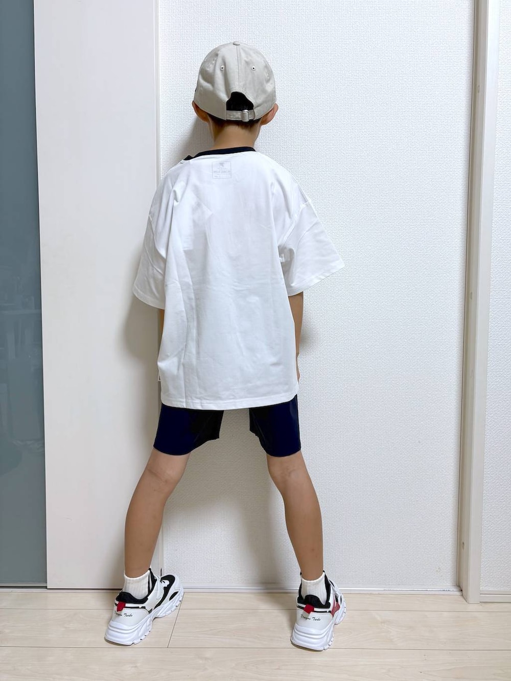 「パンツ、カジュアル、体型カバー、ラフ、ゆったり、キッズ、キッズ服、GLOBAL WORK、セールコーデ、ショーツ、Tシャツ」｜「GLOBAL WORKのエアかるショーツ/147339（その他パンツ、ブルー系）」を使った、mahimahi0220さん（キッズ・129cm）の夏コーディネートの3枚目の写真