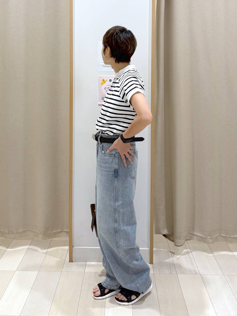 「GLOBAL WORK、パンツ、着痩せ・細見え、Tシャツ、クラシカルエルフ、セールコーデ、ベルト、バッグ、ボーダー、カジュアル、オーバーサイズ、差し色コーデ、ママコーデ、体型カバー、ラフ」｜「GLOBAL WORKのGOODデニムバギーパンツ/118365（デニムパンツ、ブルー系）」を使った、mahimahi0220さん（レディース・159cm）の夏コーディネートの5枚目の写真
