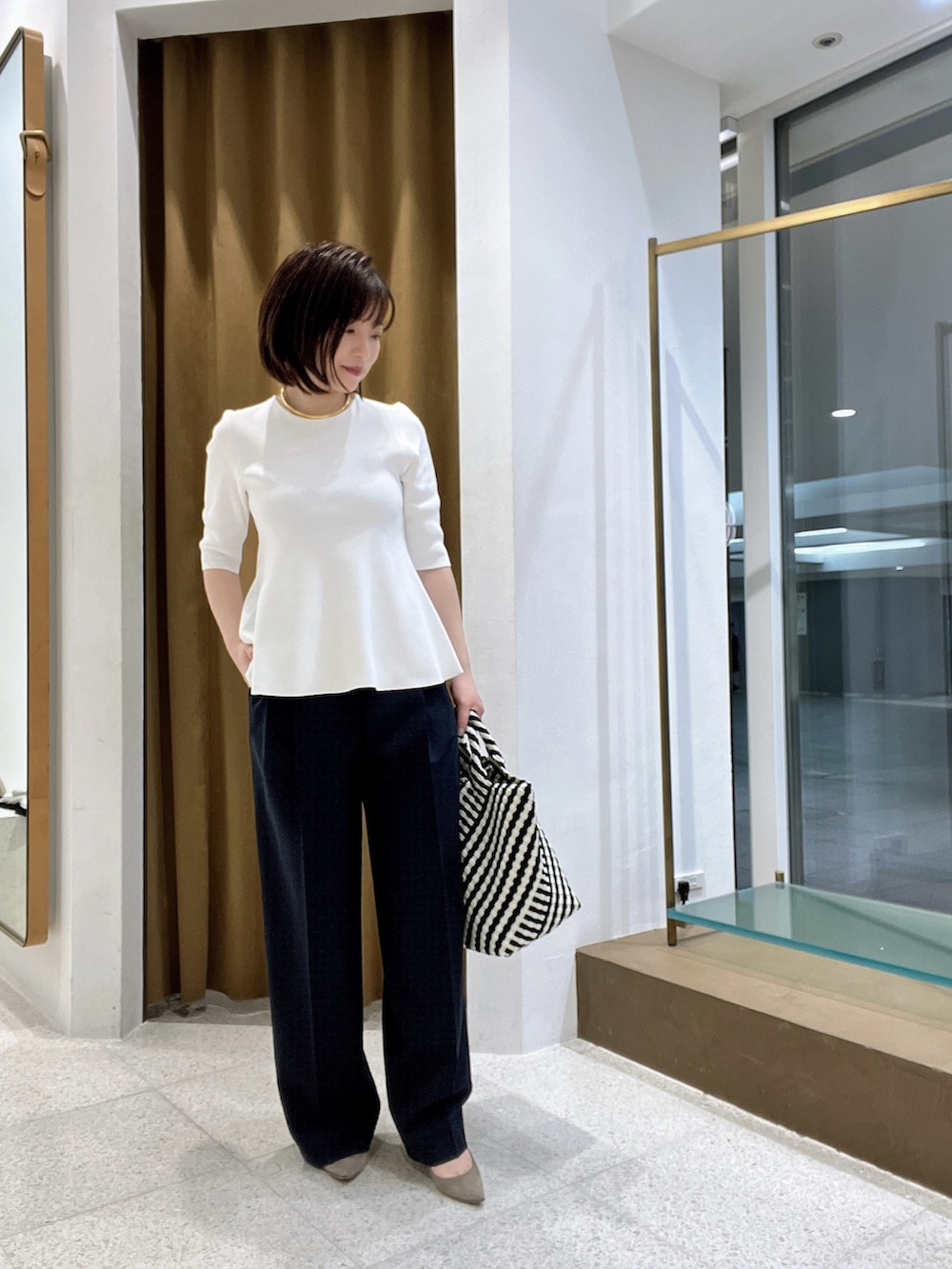 「Whim Gazetteのワイドタックパンツ（スラックス、ブルー系）」を使った、whimkumagaiさん（レディース・153cm）の春コーディネートの5枚目の写真