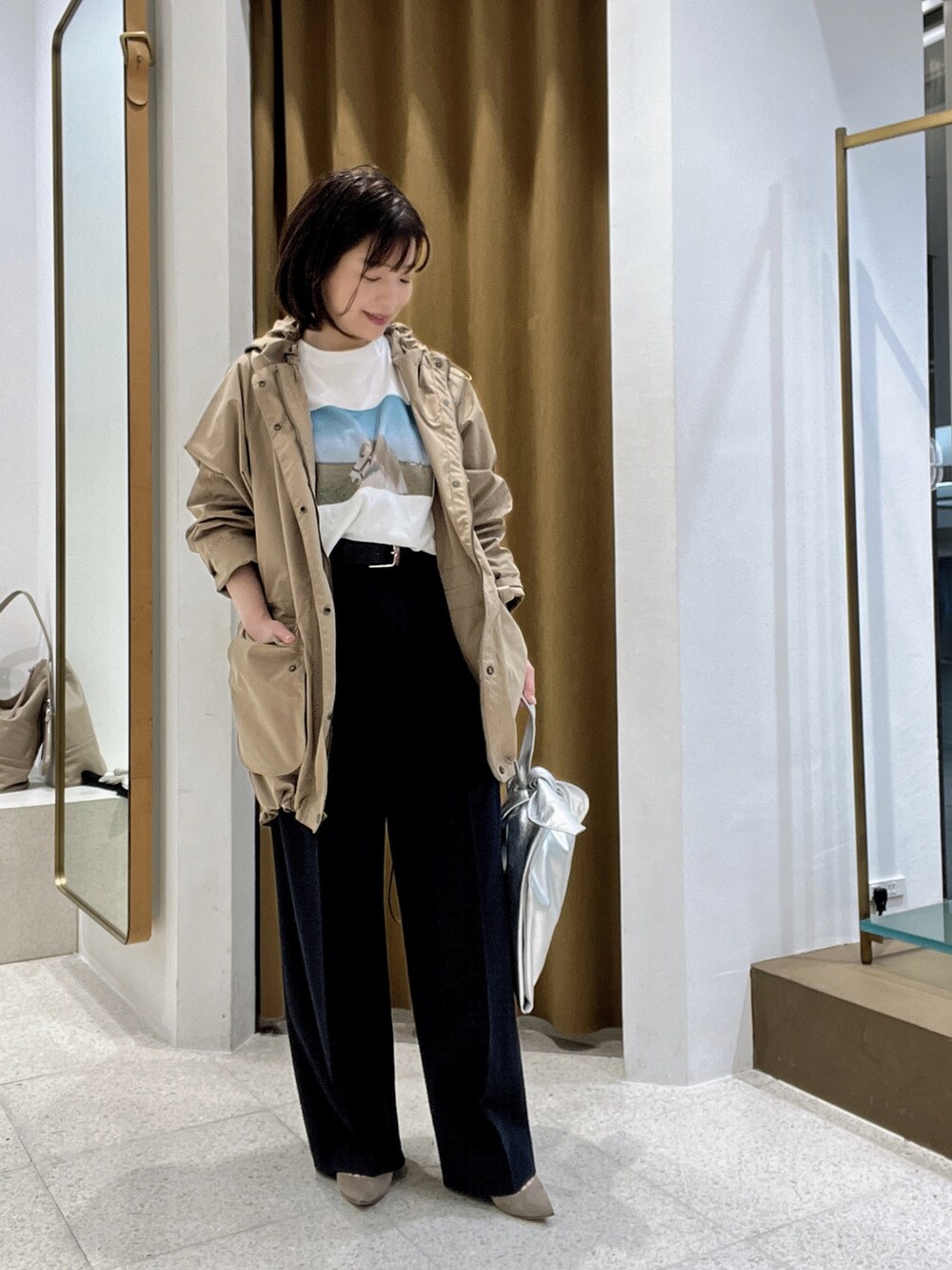 「大人カジュアルコーデ、春コーデ、ロンT、パンツコーデ、きれいめコーデ、初春コーデ、ジャケット/アウター、パンツスタイル、ブルゾン、ブルゾンコーデ」｜「Whim Gazetteのワイドタックパンツ（スラックス、ブルー系）」を使った、whimkumagaiさん（レディース・153cm）の春コーディネートの3枚目の写真