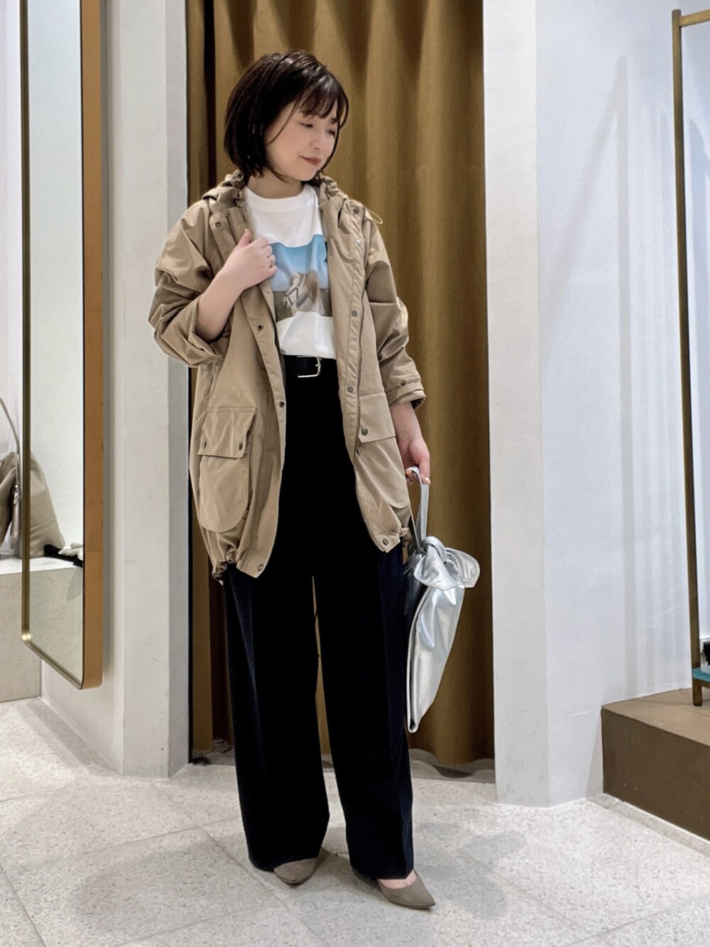 「大人カジュアルコーデ、春コーデ、ロンT、パンツコーデ、きれいめコーデ、初春コーデ、ジャケット/アウター、パンツスタイル、ブルゾン、ブルゾンコーデ」｜「Whim Gazetteのワイドタックパンツ（スラックス、ブルー系）」を使った、whimkumagaiさん（レディース・153cm）の春コーディネートの5枚目の写真