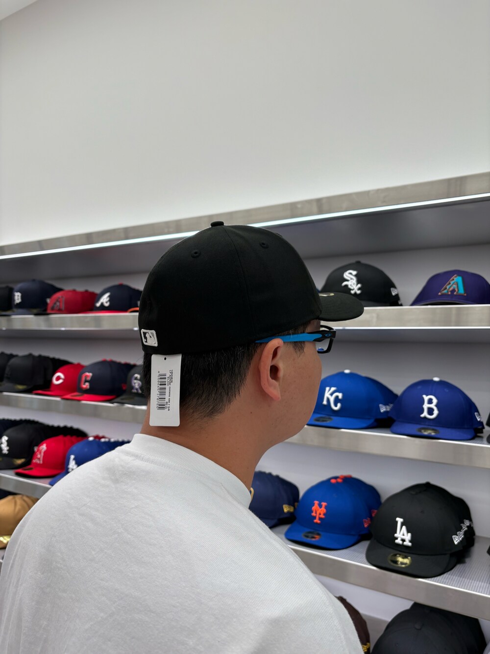 その他のソックス/靴下、ブラック系のデジタル腕時計を着用したメンズの夏コーディネートの2枚目の写真