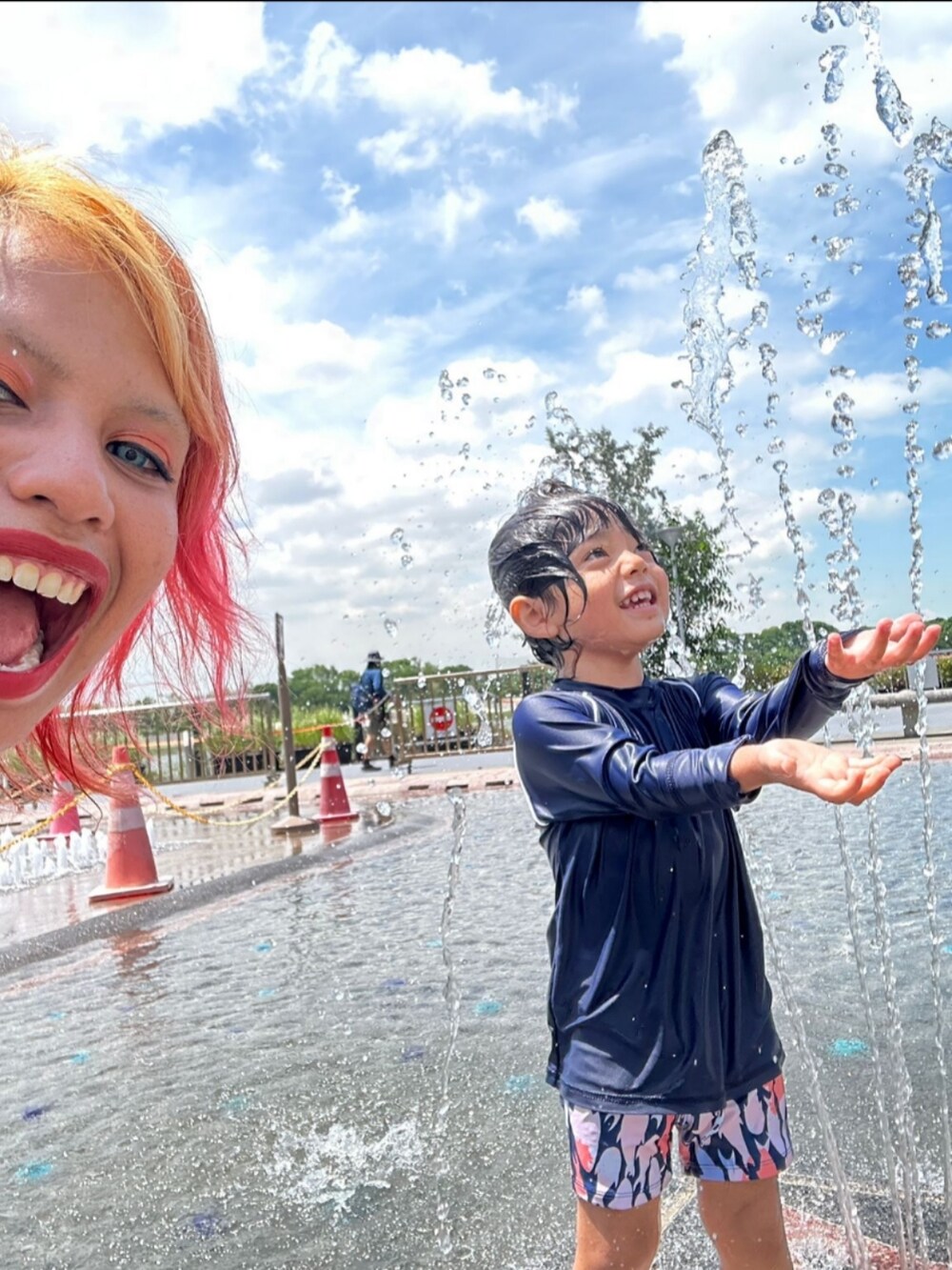 「summer、夏コーデ、baby、こどもコーデ、水着、スイムウェア、シンガポール、UNIQLO、カジュアル」｜「シンガポールで買ったやつのアイテム（水着、ブルー系）」を使った、Tuna Shakeさん（メンズ・175cm）の春コーディネートの3枚目の写真