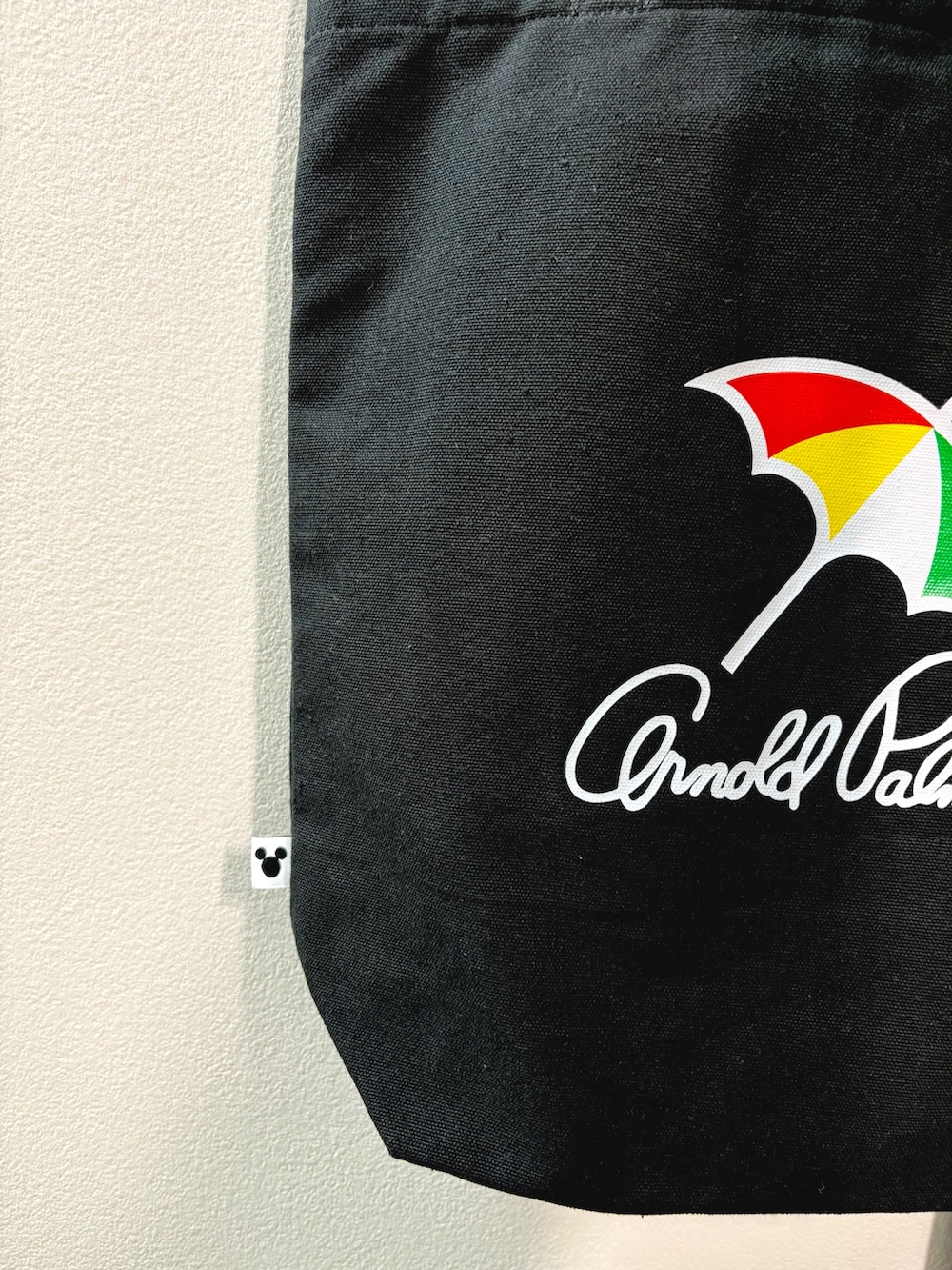 「アーノルドパーマー、Arnold Palmer、ロゴT、ユニセックス、キャップ、白Tシャツ、トートバッグ、低身長、ママコーデ、休日スタイル、大人コーデ、お出かけコーデ、リラックススタイル、大人カジュアルコーデ、夏」｜「DisneyのMickey/Arnold Palmer/シェア フロッキーTシャツ（Tシャツ/カットソー、ホワイト系）」を使った、アーノルドパーマー＠イオンレイクタウン店さん（骨格ストレート・レディース・152cm）の夏コーディネートの5枚目の写真
