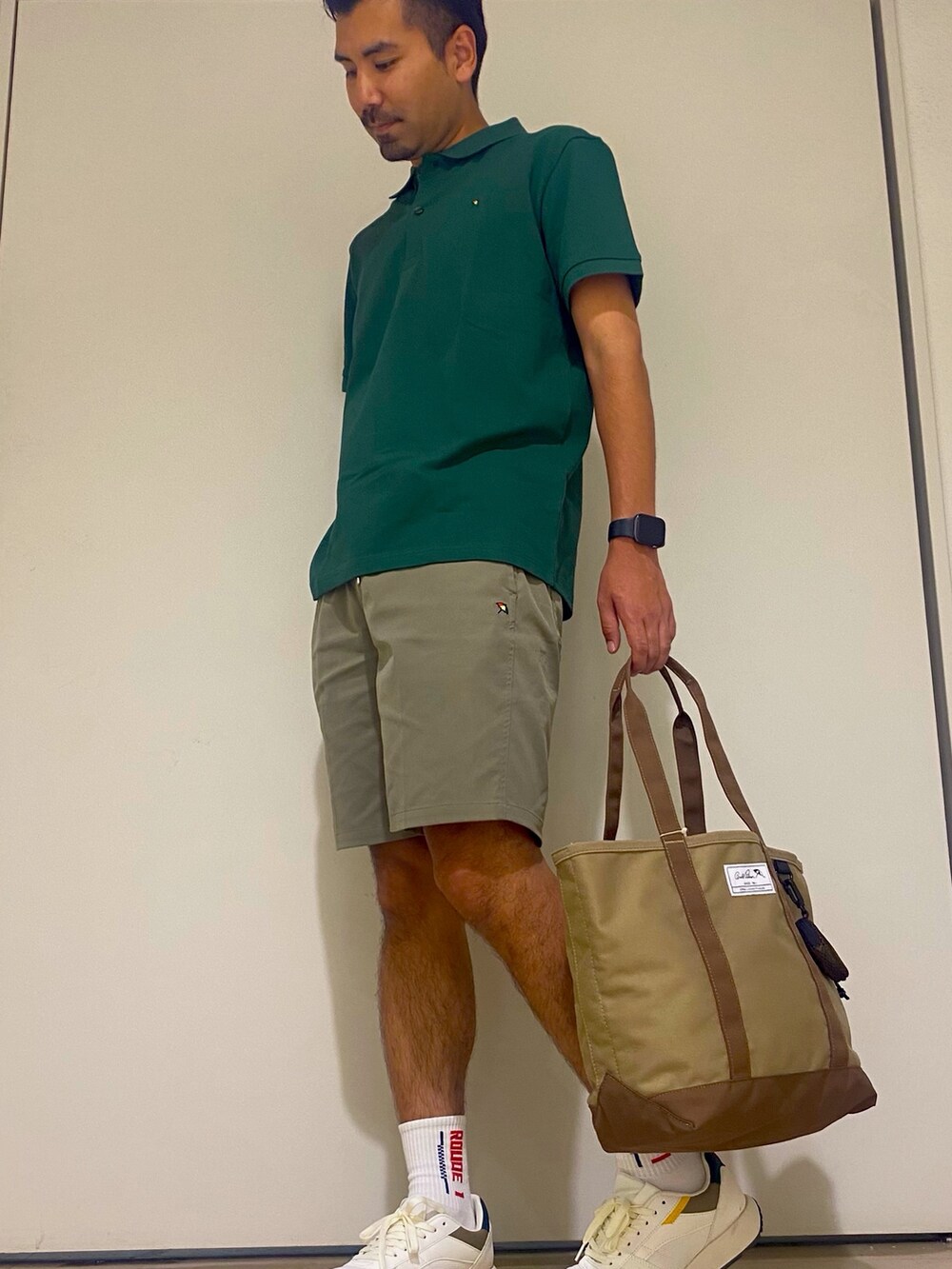 「Arnold Palmer、アーノルドパーマー、ポロシャツ、ハーフパンツ、クールビズ」｜「Arnold PalmerのAPクラシック 半袖シェアポロシャツ（ポロシャツ、グリーン系）」を使った、アーノルドパーマー@イオンモールむさし村山店さん（メンズ・175cm）の夏コーディネートの3枚目の写真