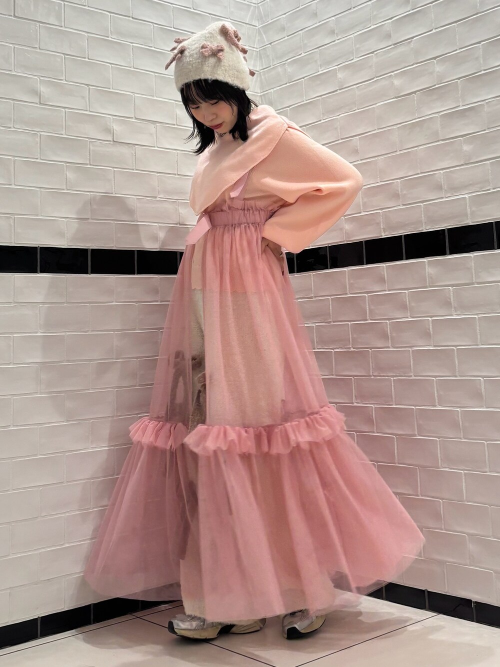 「Candy Stripper、NIKE、ニット、ハート、スカート、チュール、ハーネス、ニットパンツ、リボン、ビーニー、ピンク、ガーリー、冬コーデ」｜「Candy Stripperの&#9825; COLLAR ニット（ニット/セーター、ピンク系）」を使った、CandyStripper_hotoriさん（レディース・160cm）の冬コーディネートの3枚目の写真