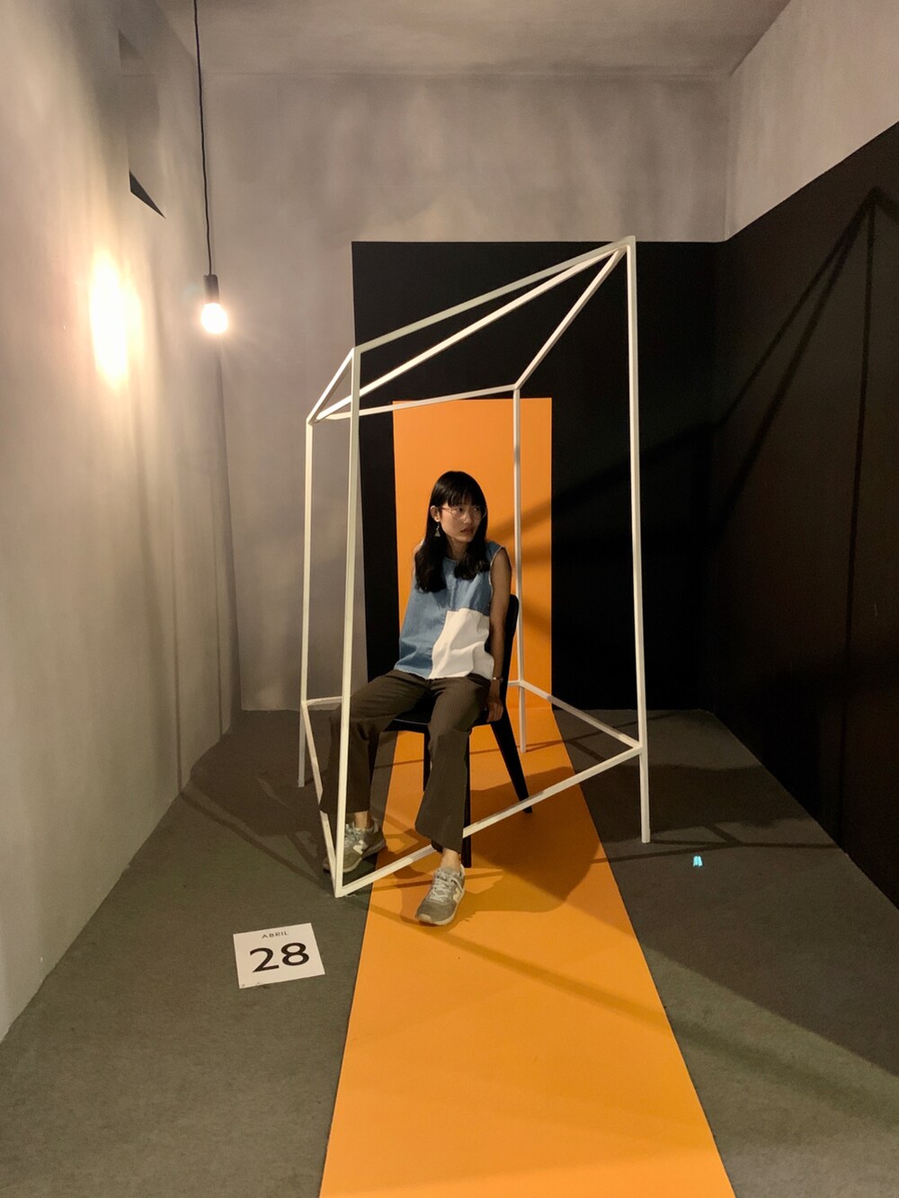 「summer、vest、pants、New Balance、denim、Queen shop、夏コーデ、デニム、ベスト、パンツスタイル、背心、西裝褲、丹寧」｜「QUEEN SHOPのアイテム（その他トップス、ブルー系）」を使った、Maggie Liuさん（レディース・157cm）の夏コーディネートの5枚目の写真