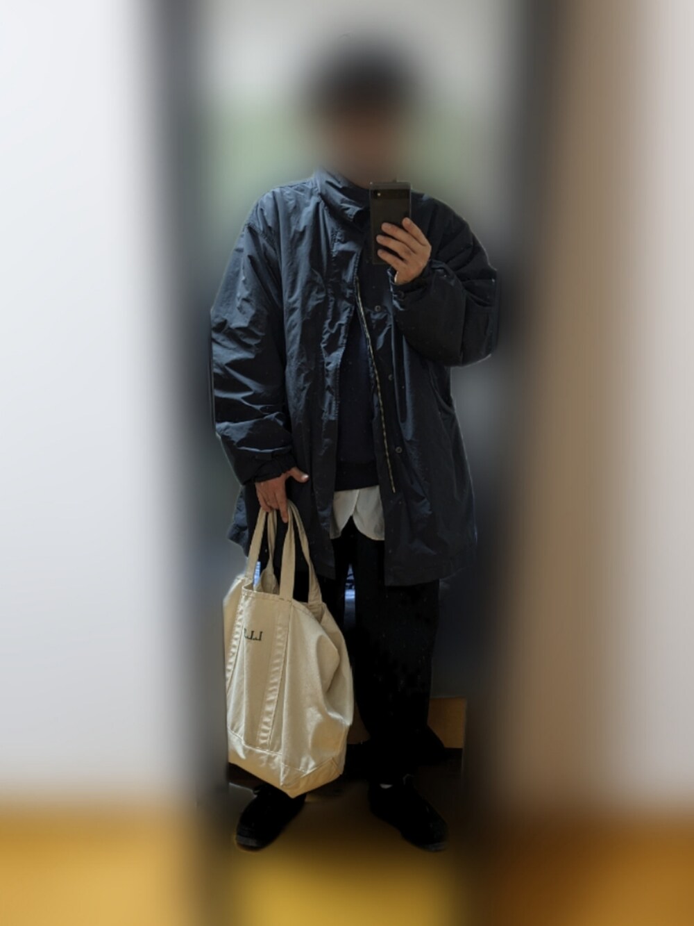 「冬コーデ、お洒落さんとつながりたい、カジュアル、革靴、ショートモッズ、シャツスタイル、バンドカラーシャツ、スウェット、ハーフジップ、ニッカポッカ、ミリタリー、ワークパンツ、ダークカラー、デカバッグ」｜「Yのアイテム（スウェット、ブルー系）」を使った、ピローさん（メンズ・170cm）の冬コーディネートの2枚目の写真