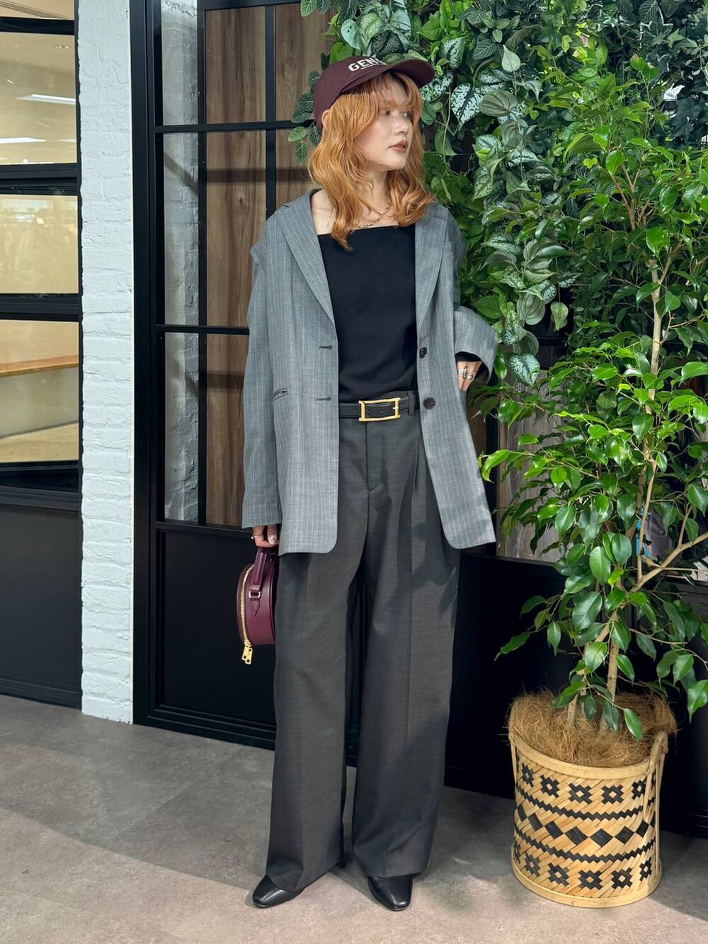 「リラックス、ナチュラル、ヘルシー」|「BABYLONEのT/Wスラックスパンツ(スラックス、グレー系)」を使った、maiさん(レディース・161cm)の夏コーディネートの2枚目の写真