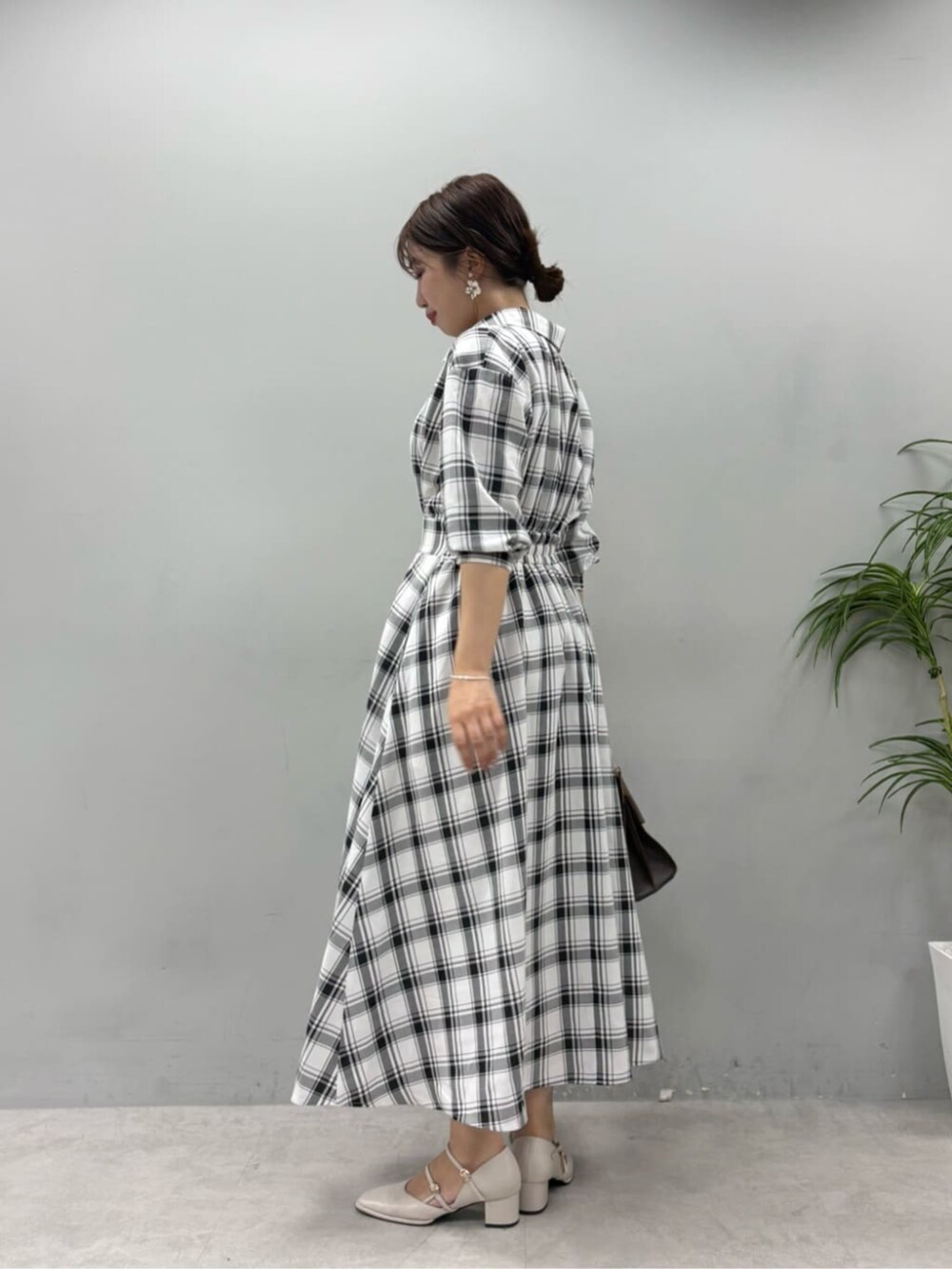 その他のワンピースを着用したレディースの夏コーディネートの3枚目の写真