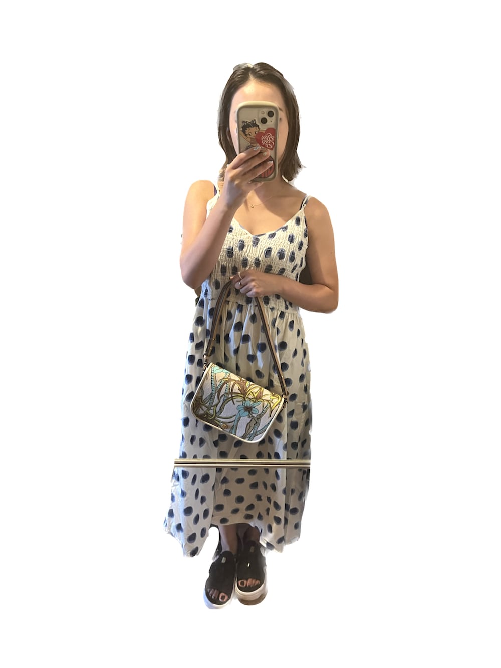 「H&Mのアイテム（ワンピース、ホワイト系）」を使った、sariさん（レディース・148cm）の夏コーディネートの2枚目の写真