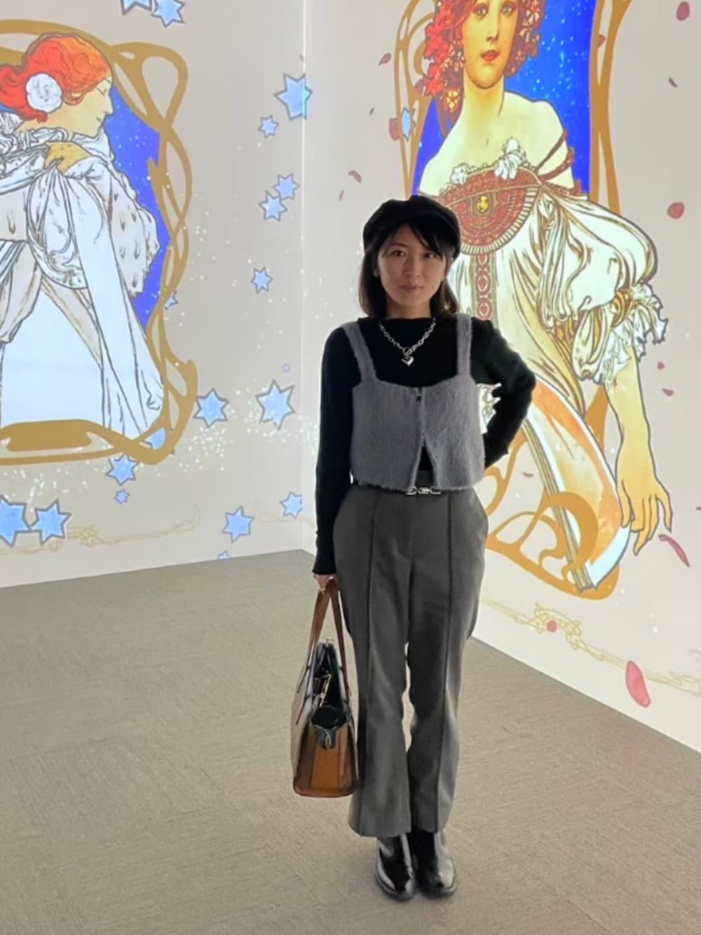 「大人カジュアル、シンプルスタイル、パンツコーデ、大人可愛い、低身長コーデ、ビスチェ、キャスケット、ミスティック(mystic)、カスタネ(Kastane)」｜「Kastaneの【着回し可能/2サイズ展開】ラップミニスカパンSET（その他パンツ、グレー系）」を使った、YURIEさん（骨格ウェーブ・レディース・153cm）の春コーディネートの4枚目の写真