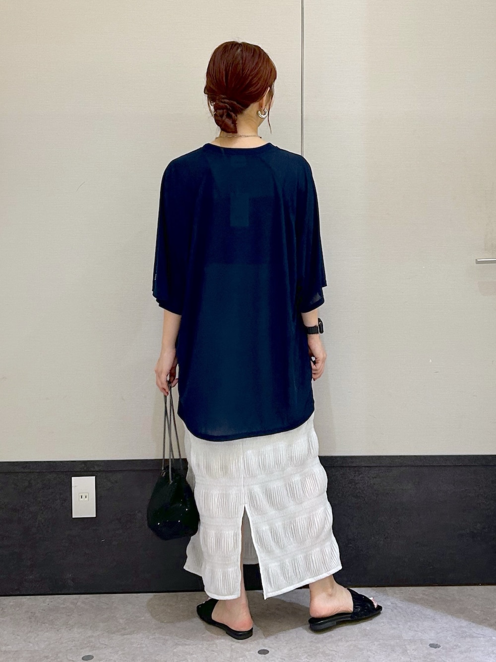 「LEPSIM、レプシィム(LEPSIM)、MLB、スポーツミックス、夏コーデ、スカート、スカートスタイル、夏だ！Tシャツ着よう！、リラックススタイル、大人カジュアル、カジュアルコーデ、オトナ女子、オトナカジュアル、ラフコーデ、大人かわいい」｜「LEPSIMのMLB シアープリント5分袖T　127581（Tシャツ/カットソー、ブルー系）」を使った、ogiさん（レディース・157cm）の夏コーディネートの3枚目の写真