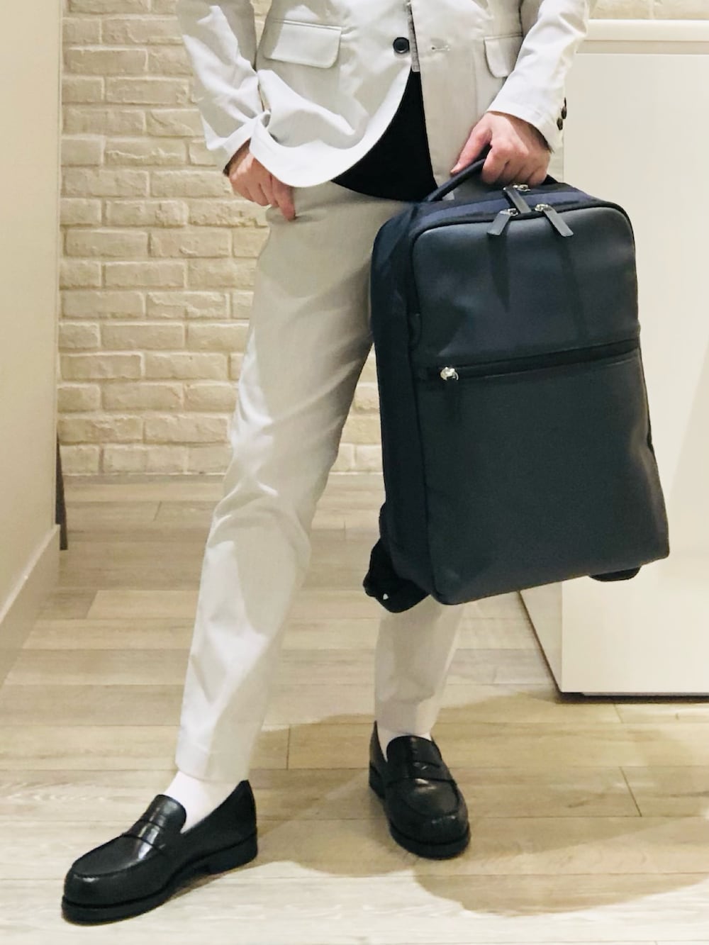 片山さんの「【セットアップ対応】COOL DRYMAX ジャケット（ABAHOUSE GRAY）」を使ったコーディネートの3枚目の写真