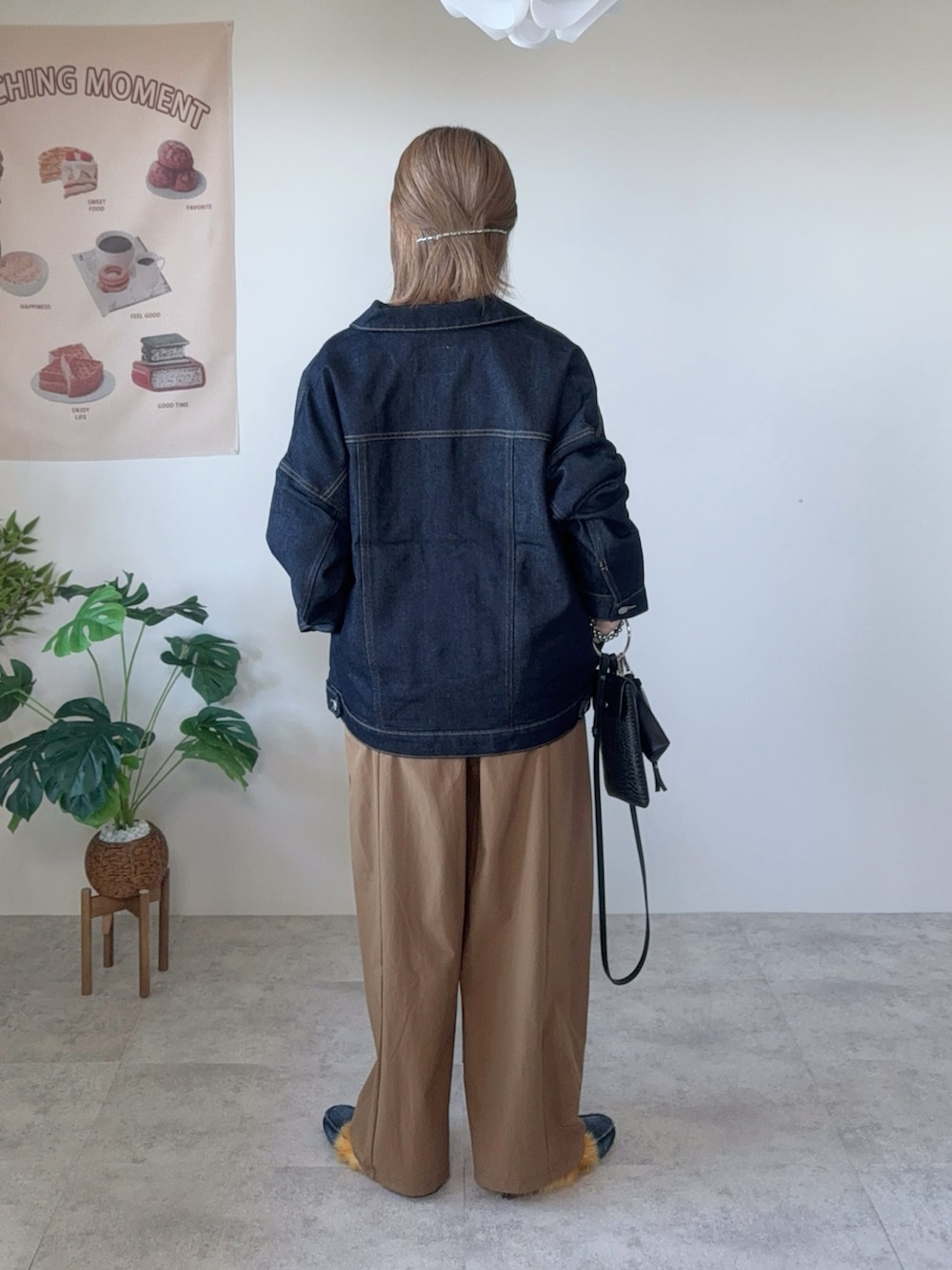 「PR、BONLECILL、ボンルシール、デニムジャケット、オーバーサイズ、秋コーデ、メンズライク、大人カジュアル、TOD'S、デニム」｜「BONLECILLのルーズデニムジャケット/Gジャン（デニムジャケット、ブルー系）」を使った、memeさん（骨格ウェーブ・レディース・158cm）の秋コーディネートの4枚目の写真