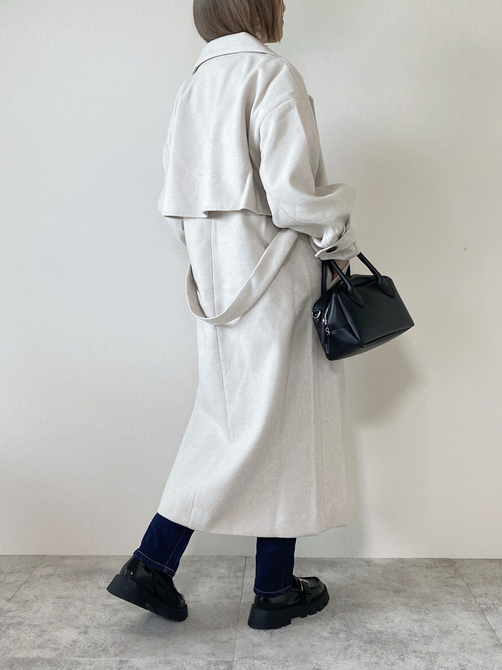 「PR、GeeRA、ジーラ、ZOZOTOWN、ZOZO購入品、geera_ootd、ZOZOTOWN購入品、コート、冬コーデ、大人カジュアル、40代ファッション、おしゃれさんと繋がりたい」｜「GeeRAのニットモッサトレンチデザインコート（チェスターコート、ホワイト系）」を使った、memeさん（レディース・158cm）の秋コーディネートの3枚目の写真