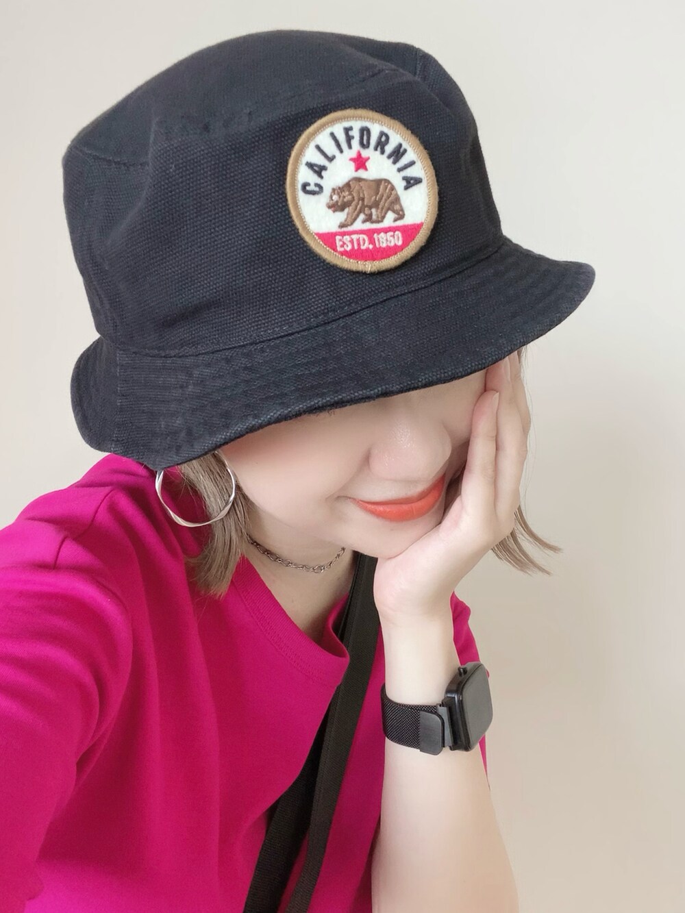 「americanneedle、アメリカンニードル、バケハ、バケットハット、CrossCharm、グルカサンダル、GU、おしゃれさんと繋がりたい、ワンピース」｜「GUのアイテム（ワンピース/ドレス、ピンク系）」を使った、memeさん（レディース・158cm）の夏コーディネートの3枚目の写真