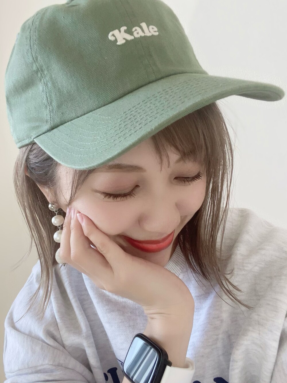 「americanneedle、キャップ、ティアードスカート、66girls、スウェット、厚底スニーカー、おしゃれさんと繋がりたい、春コーデ、春服みてみて」｜「FREAK'S STOREのAMERICAN NEEDLE/アメリカンニードル Kale ロゴキャップ/44950A-KALE（キャップ、グリーン系）」を使った、memeさん（レディース・158cm）の春コーディネートの4枚目の写真