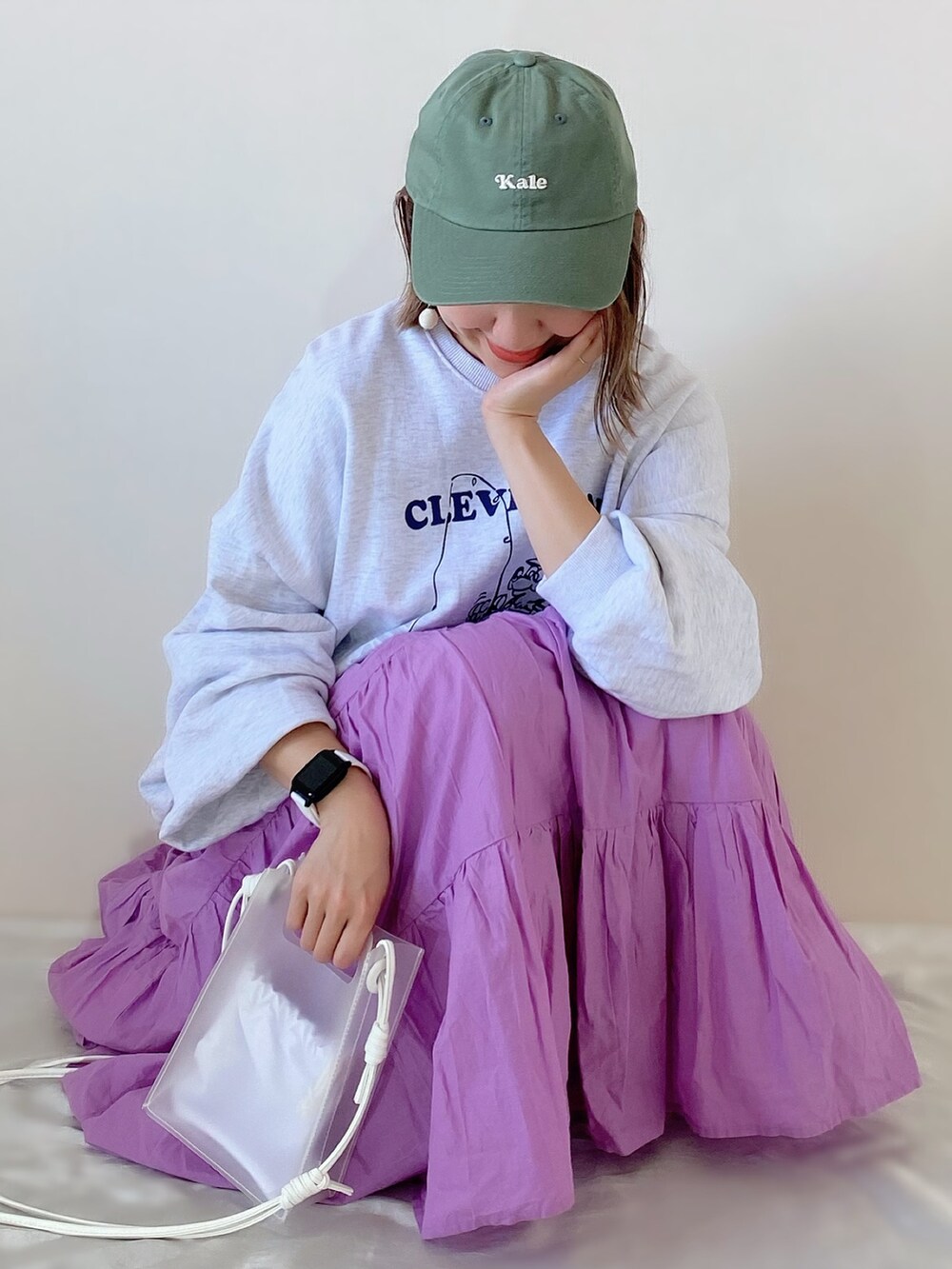 「americanneedle、キャップ、ティアードスカート、66girls、スウェット、厚底スニーカー、おしゃれさんと繋がりたい、春コーデ、春服みてみて」｜「FREAK'S STOREのAMERICAN NEEDLE/アメリカンニードル Kale ロゴキャップ/44950A-KALE（キャップ、グリーン系）」を使った、memeさん（レディース・158cm）の春コーディネートの3枚目の写真