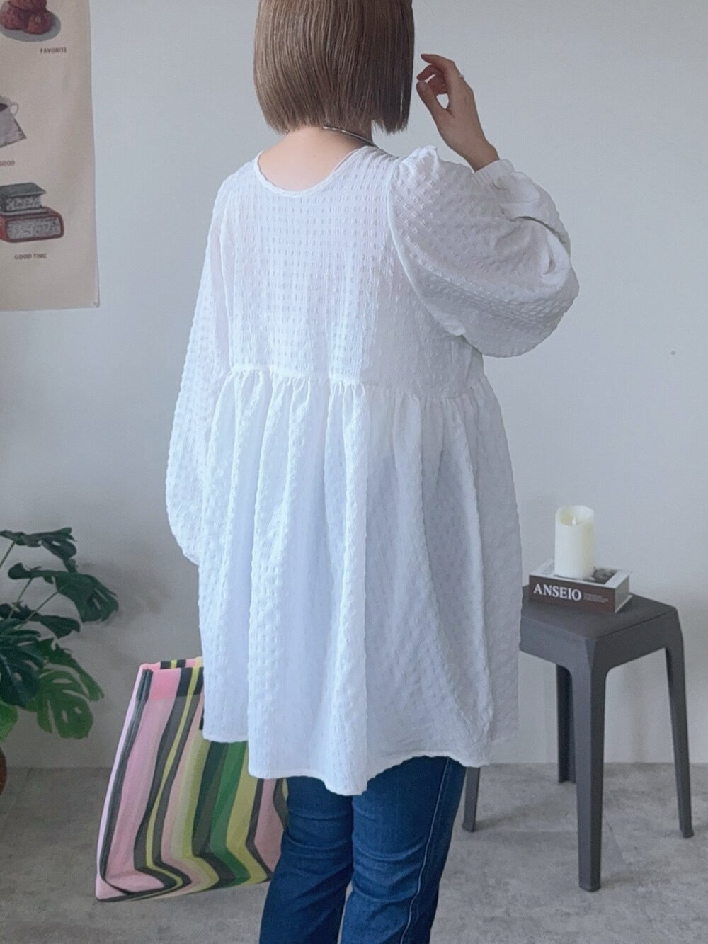 「PR、GeeRA、ジーラ、geera_ootd、チュニック、ぺプラムトップス、春コーデ、おしゃれさんと繋がりたい、シンプルコーデ、大人カジュアル、スキニーデニム、40代ファッション、プチプラコーデ、プチプラファッション」｜「MARNI MARKETのストライプバッグ（トートバッグ、グリーン系）」を使った、memeさん（レディース・158cm）の冬コーディネートの4枚目の写真