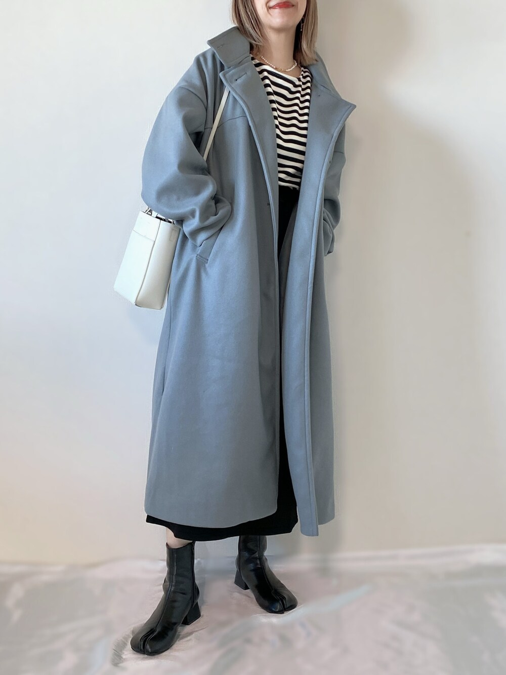 「コート、ワンピース、ブーツ、冬コーデ、スタンドネック、おしゃれさんと繋がりたい、birthdayroom、キルモンマルシェ」｜「Birthday roomの様々な表情に。スタンドネックフェイクウールコート（その他アウター、ブルー系）」を使った、memeさん（レディース・158cm）の秋コーディネートの3枚目の写真