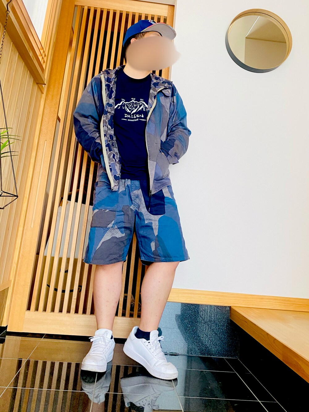 「春夏コーデ、ラフコーデ、カジュアル、夏コーデ、セットアップ、ハーフパンツ、カモフラ、キャップ、nigelcabourn」｜「Nigel Cabournのアイテム（ジャケット/アウター、ブルー系）」を使った、すだちさん（メンズ・165cm）の春コーディネートの2枚目の写真