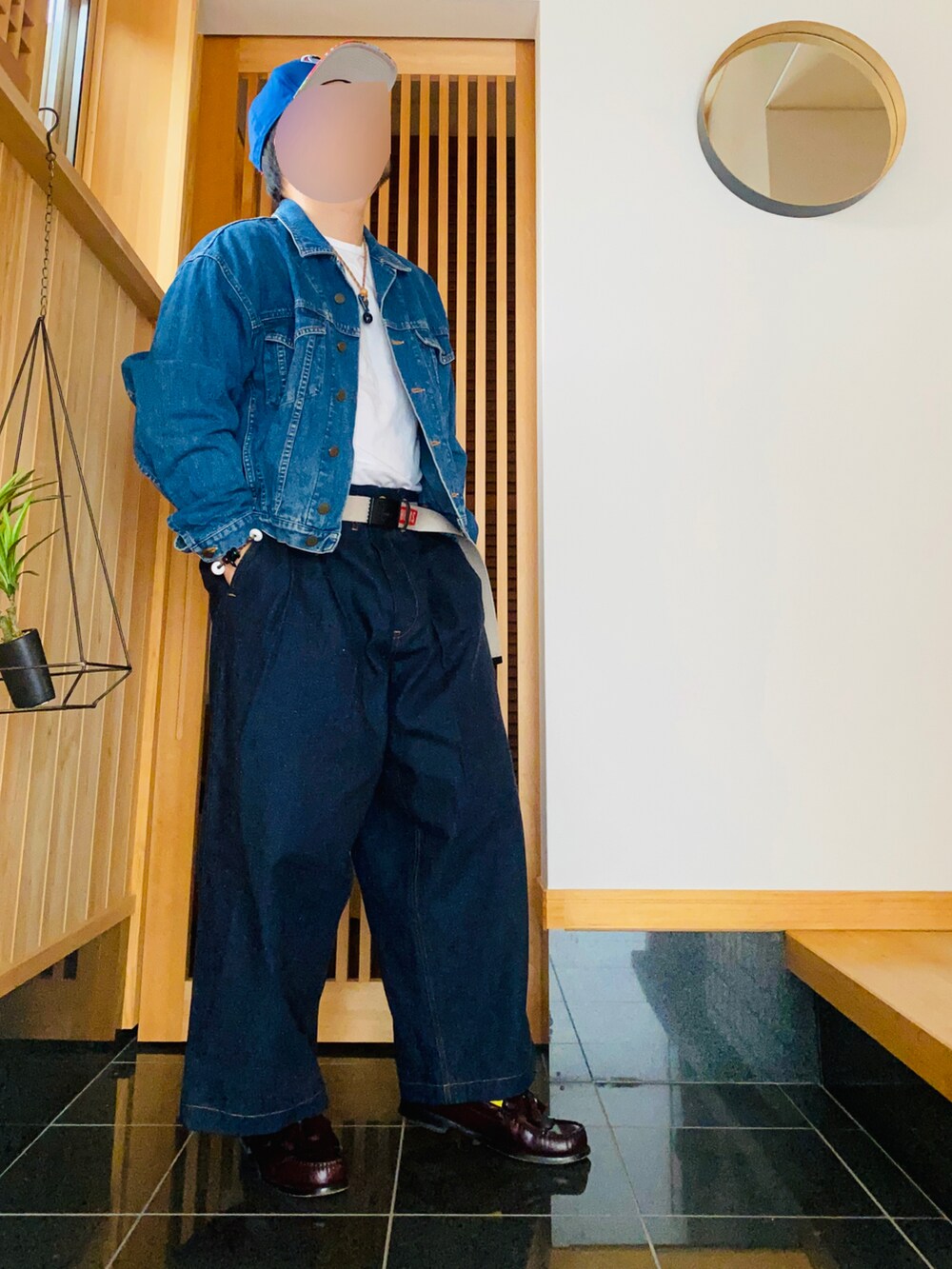 「秋コーデ、デニムコーデ、デニム、KENZO、古着コーデ、古着、デニムジャケット、ローファー、キャップ」｜「NEW ERAのアイテム（キャップ、ブルー系）」を使った、すだちさん（メンズ・165cm）の秋コーディネートの2枚目の写真