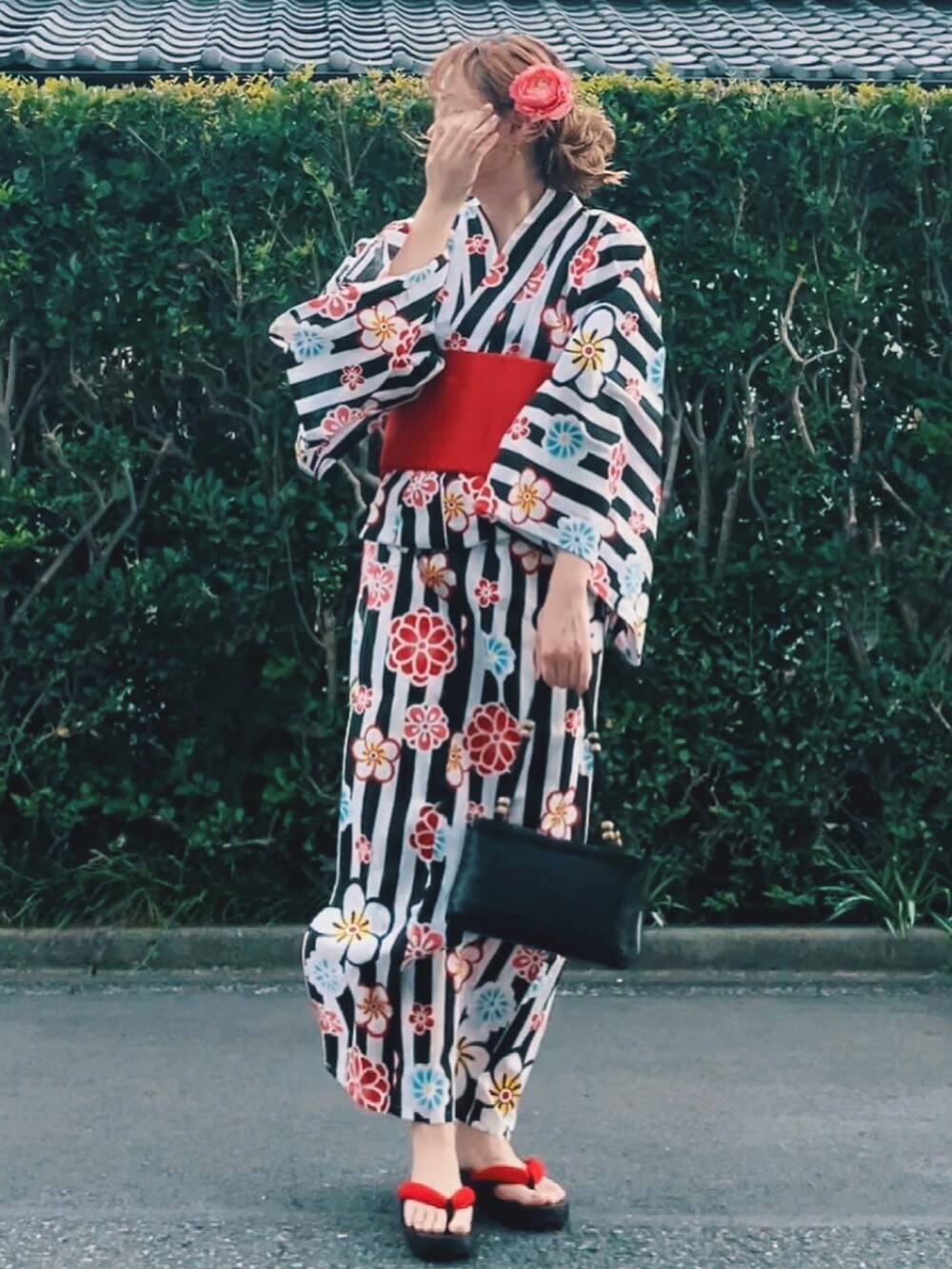 その他の浴衣、ブラウン系のウィッグを着用したレディースの夏コーディネートの2枚目の写真