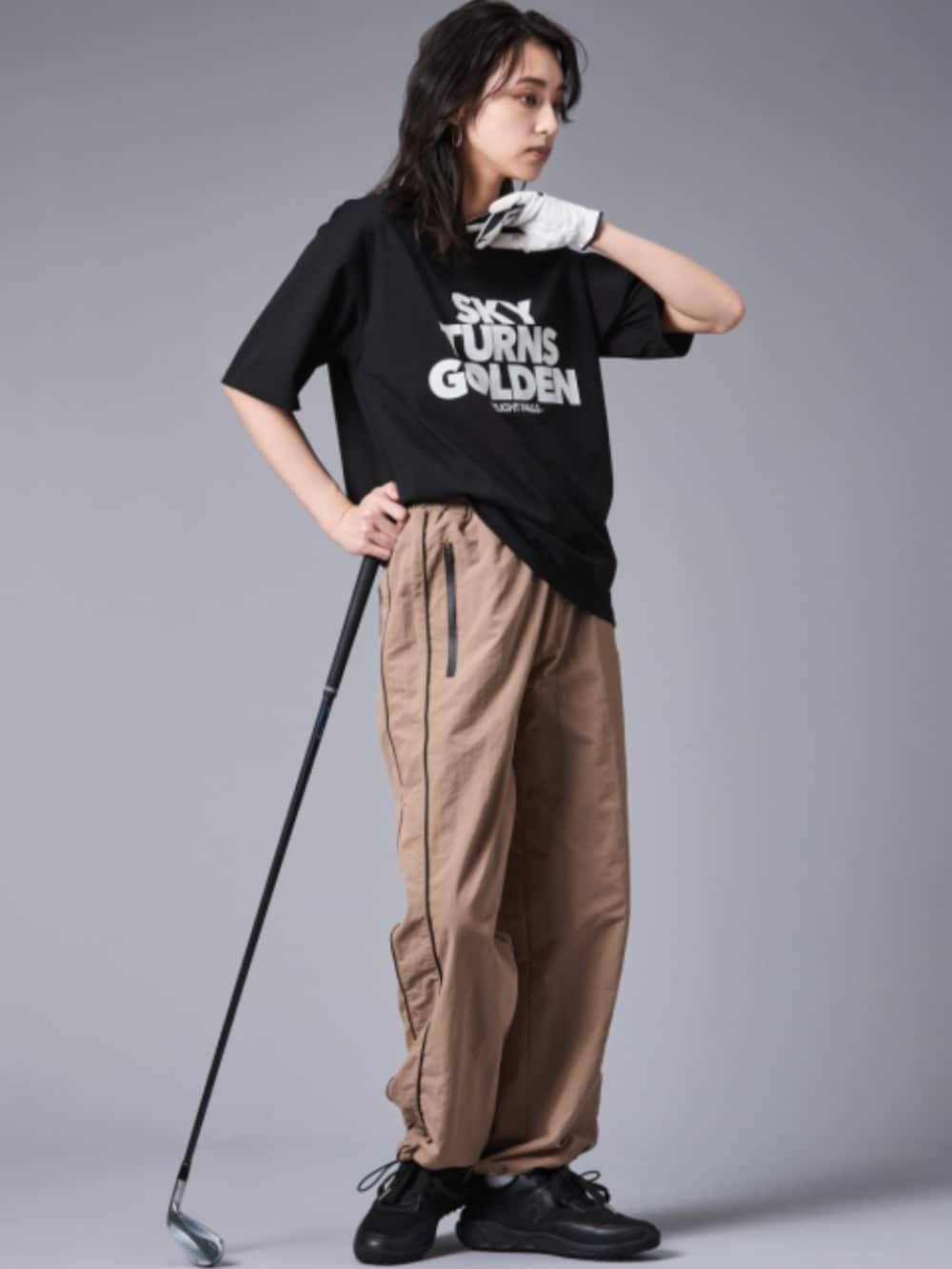 「大きいサイズレディースファッション、モデル、レギュラー、春コーデ、きれいめカジュアル、CHIC STYLE、GOLF」｜「CHIC STYLEの配色ラインラグランスリーブブルゾン＜大きいサイズ有＞シックスタイルゴルフ（ブルゾン、ブラウン系）」を使った、nissen Smile Modelsさん（レディース・163cm）の春コーディネートの2枚目の写真