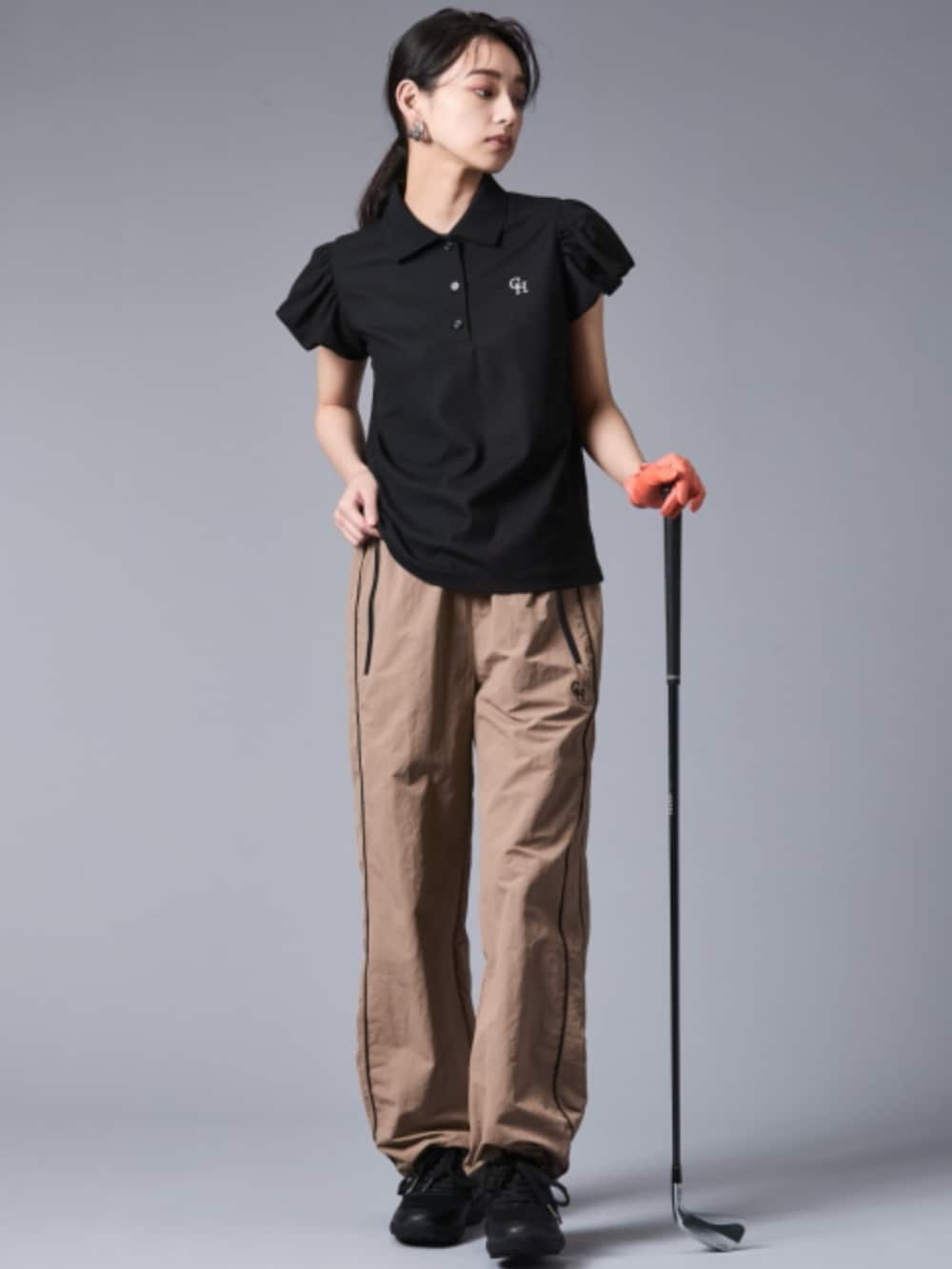 「大きいサイズレディースファッション、モデル、レギュラー、春コーデ、夏コーデ、CHIC STYLE、ゴルフ、GOLF」｜「CHIC STYLEの配色ラインラグランスリーブブルゾン＜大きいサイズ有＞シックスタイルゴルフ（ブルゾン、ブラウン系）」を使った、nissen Smile Modelsさん（レディース・163cm）の春コーディネートの2枚目の写真