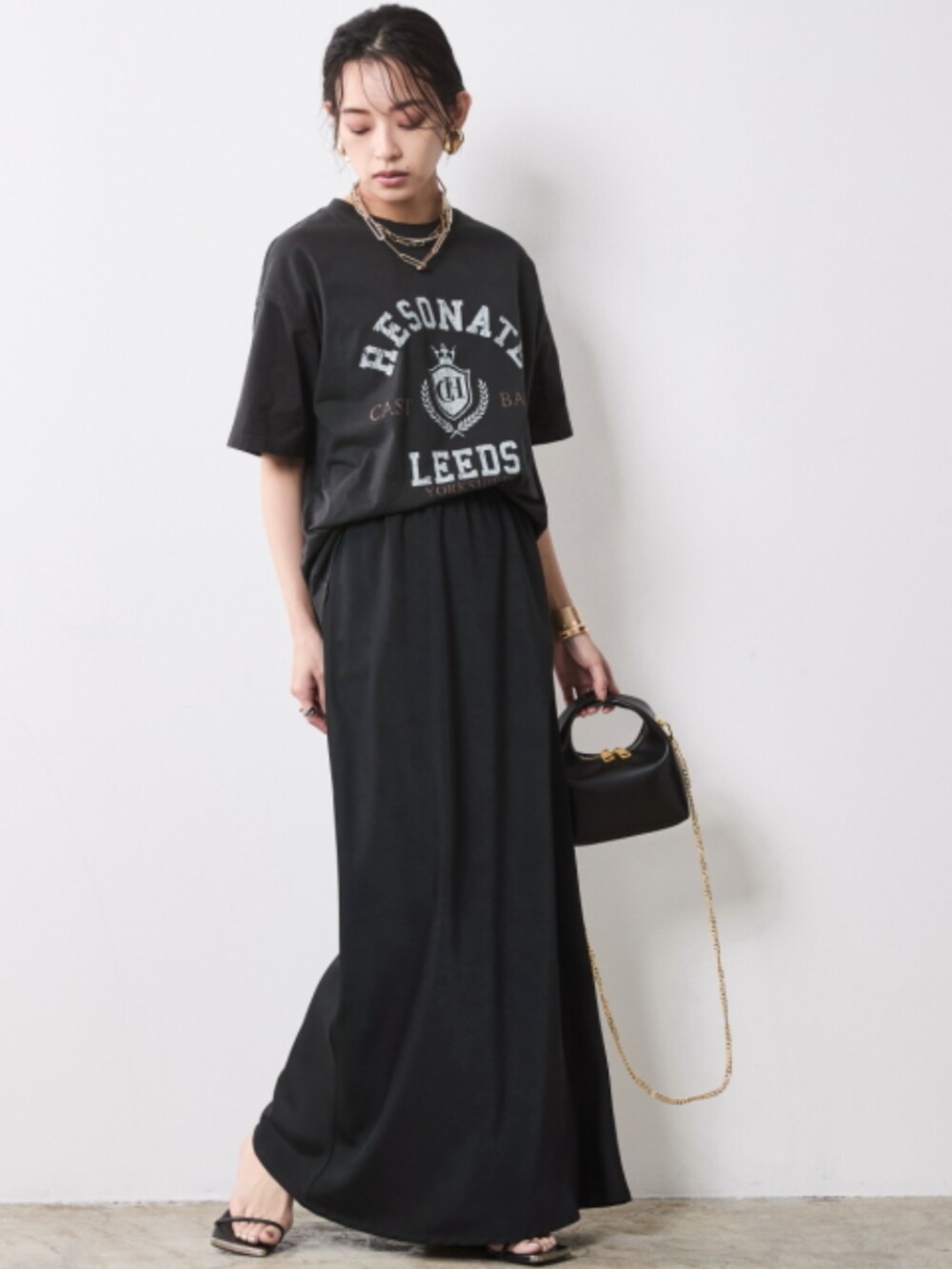 「大きいサイズレディースファッション、モデル、レギュラー、春コーデ、夏コーデ、きれいめカジュアル、CHIC STYLE、T-shirt、All Black、Set Up」｜「CHIC STYLEのソフトブルゾン＜大きいサイズ有＞シックスタイル（ブルゾン、ブラック系）」を使った、nissen Smile Modelsさん（レディース・163cm）の春コーディネートの2枚目の写真