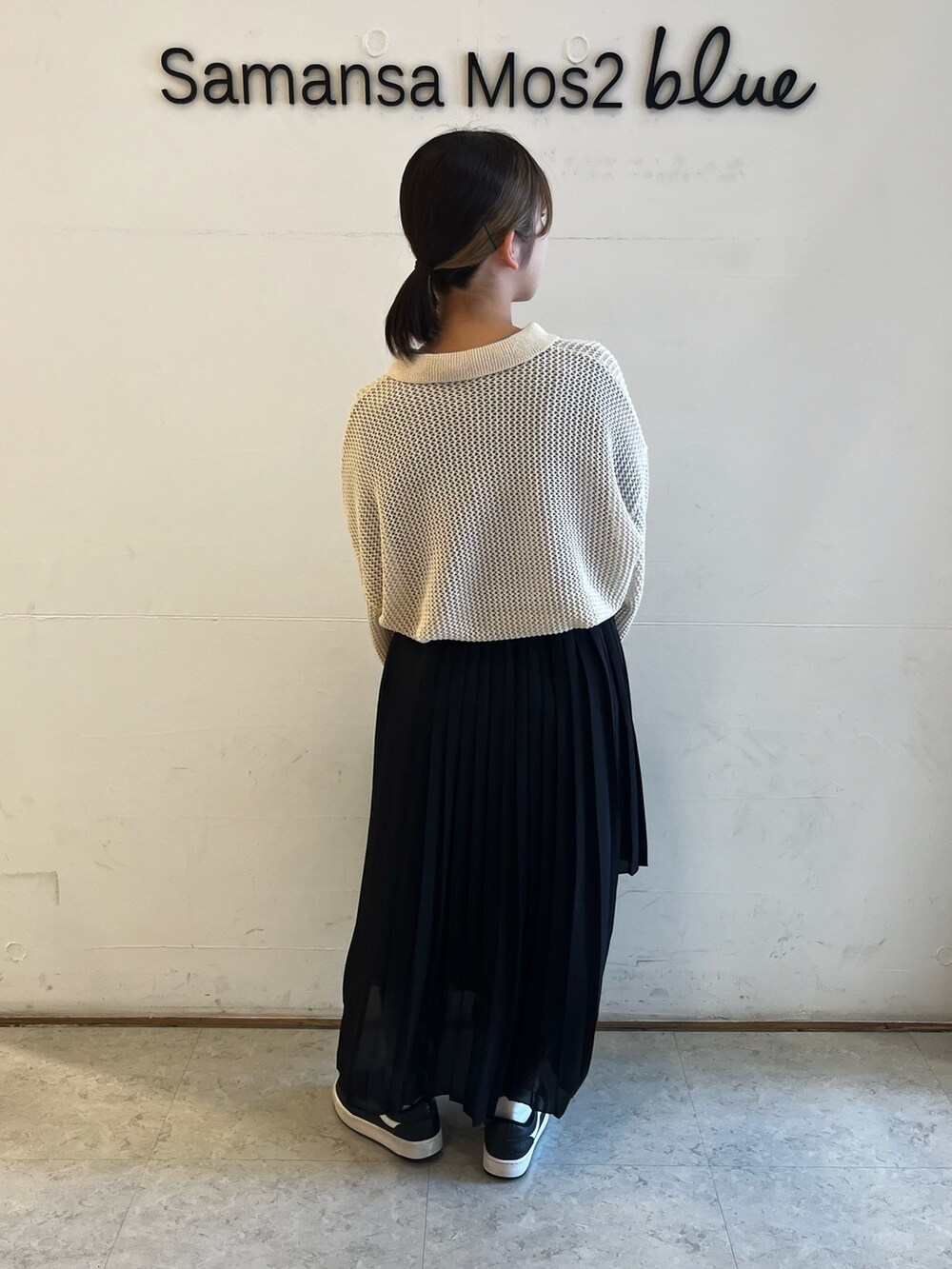 「春服コーデ、春服、低身長コーデ、ehka sopo」｜「ehka sopoのティアードプリーツスカート（スカート、ブラック系）」を使った、miiさん（レディース・152cm）の春コーディネートの2枚目の写真