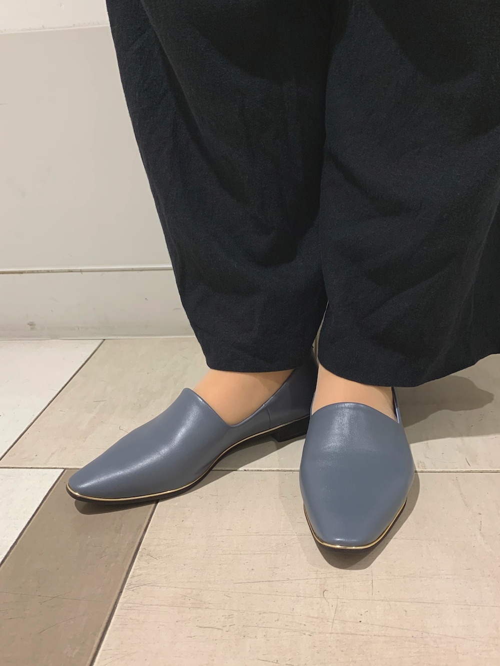 HIMIKO ブルーグレー フラットシューズ HIMIKO ブルーグレー フラットシューズ HIMIKO パンプス 「Made in