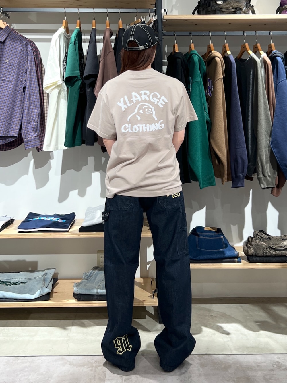 「キャップ、Tシャツ、半袖シャツ、パンツスタイル、パンツ、デニム、デニムパンツ、カラーコーデ、夏コーデ、ootd、outfit」｜「XLARGEのDAMAGED 6PANEL CAP（キャップ、ブラック系）」を使った、Hinakoさん（レディース・165cm）の春コーディネートの3枚目の写真