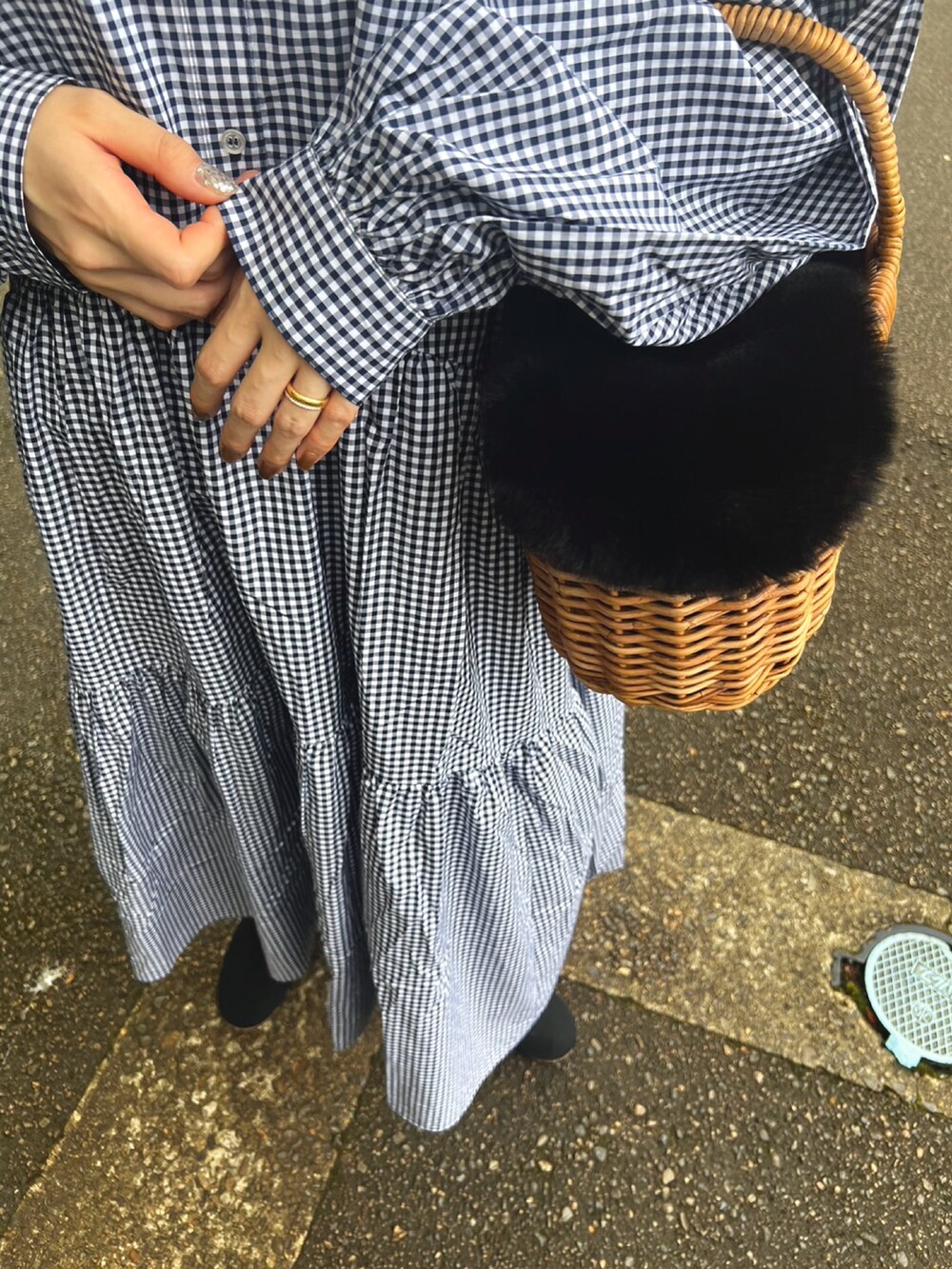 その他のワンピースを着用したレディースの秋コーディネートの4枚目の写真