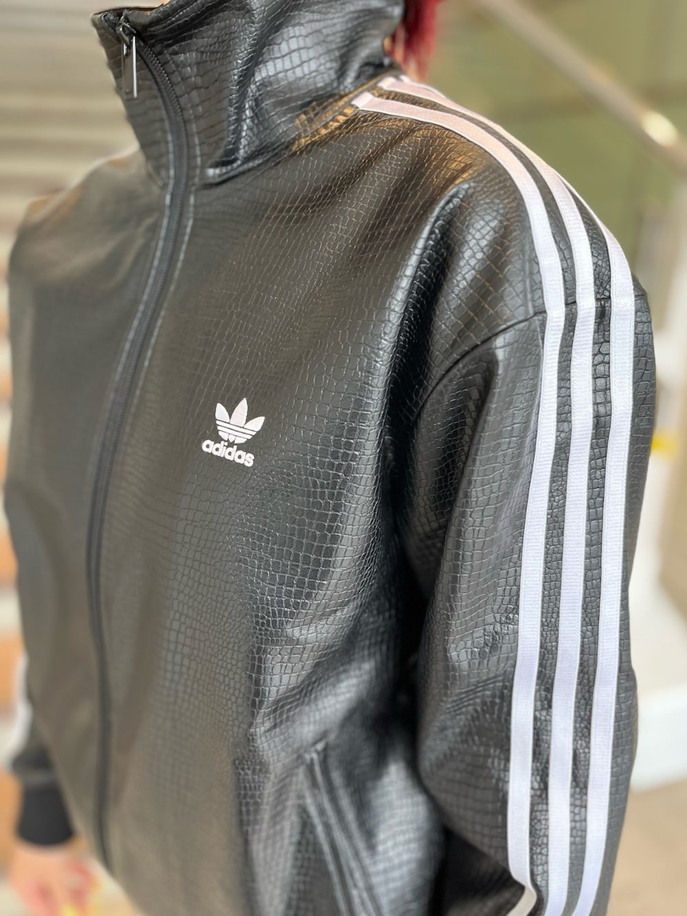 アディダス オリジナルス プレミアム フェイクレザー ファイヤーバード