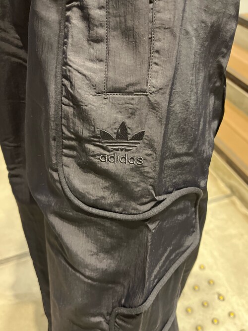 正品 アディダス ラインストーン トレフォイル ベルベットパンツ 韓国人気 [adidas] ラインストーン ベルベットパンツ ブラック