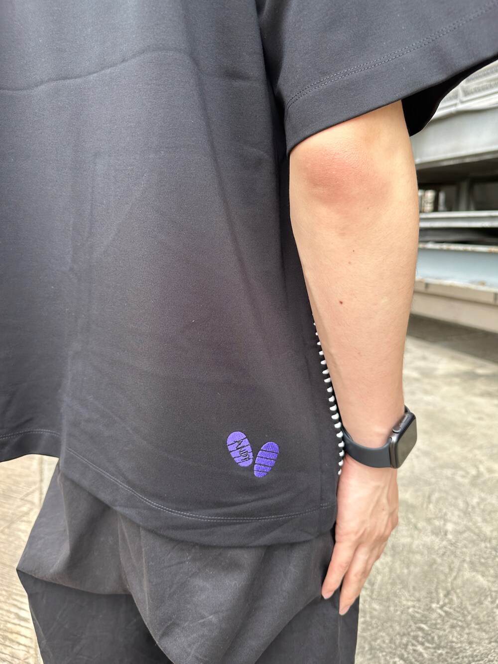 SHOさんの「ディズニー・ピクサーカプセルコレクション ティアーTシャツ（Disney）」を使ったコーディネートの4枚目の写真