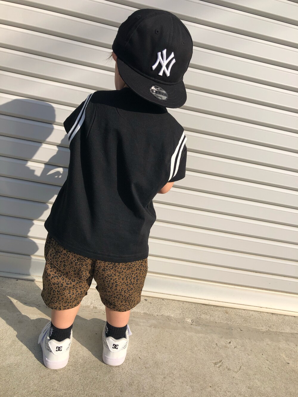 「カジュアルコーデ、ストリート、ストリートコーデ、ストリートキッズ、2歳、男の子コーデ、男の子、おしゃれさんと繋がりたい、shein、プチプラ」｜「SHEINのアイテム（ママ＆ベビー、ブラック系）」を使った、chulipo2さん（キッズ・80cm）の春コーディネートの2枚目の写真