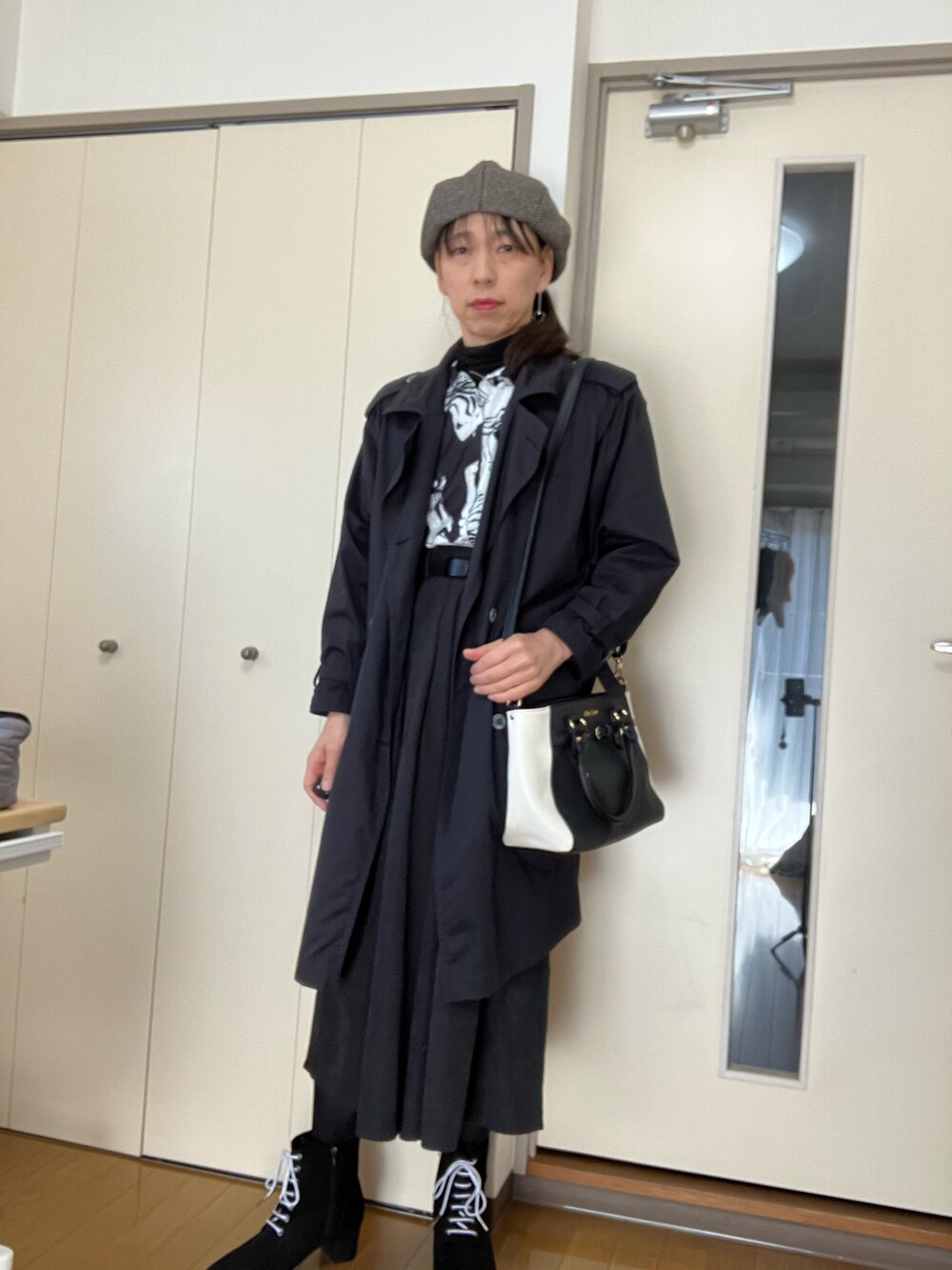 「不明のアイテム（シャツ/ブラウス、ホワイト系）」を使った、香(kou)さん（レディース・170cm）の春コーディネートの2枚目の写真