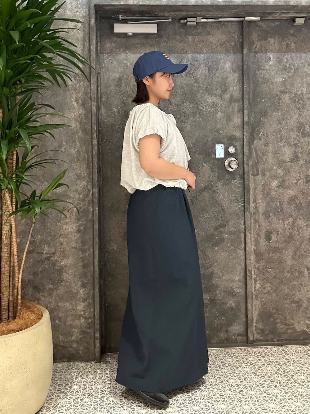 「カジュアル、KBF、低身長コーデ、おでかけコーデ、骨格ストレート、ストレート×イエベ、ワンピース×低身長」｜「SMELLYのカラーロゴキャップ（キャップ、ブルー系）」を使った、kannanomさん（レディース・155cm）の夏コーディネートの2枚目の写真