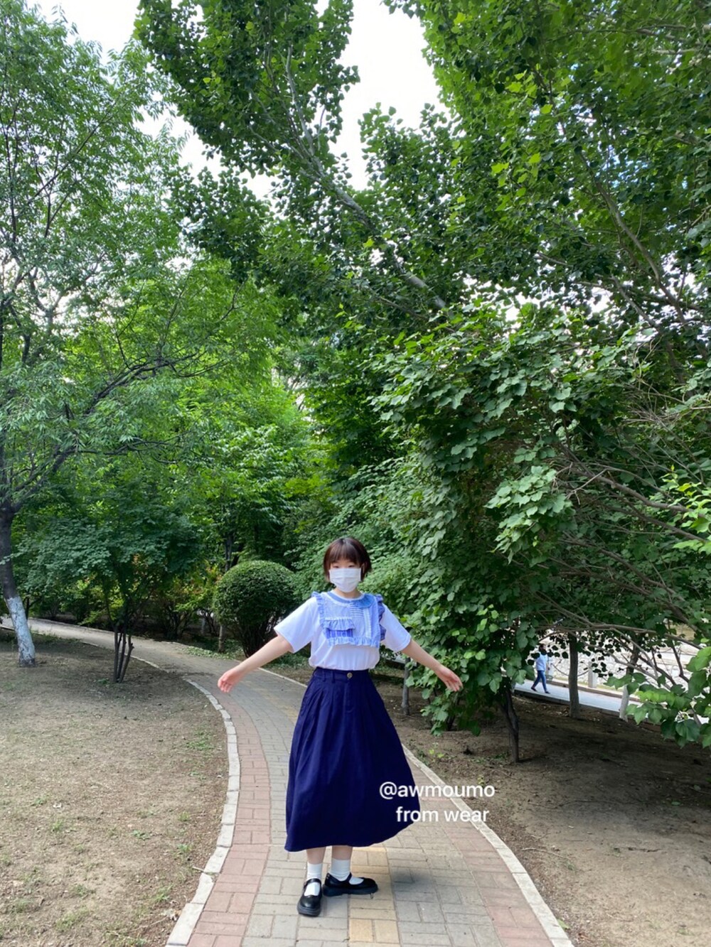「ootd、夏、コーディネート、今日のコーデ、BEAMS BOY、夏コーデ、シンプルコーデ、シンプル」｜「BEAMS BOYのTORI-TO × BEAMS BOY / スウィング ショートスリーブ Tシャツ（Tシャツ/カットソー、ブルー系）」を使った、awmoumoさん（レディース・156cm）の夏コーディネートの2枚目の写真